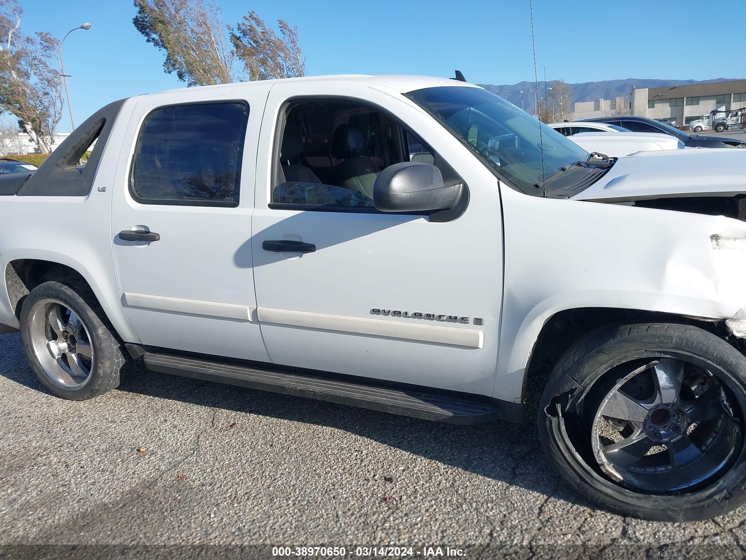 Photo 11 VIN: 3GNEC12047G157155 - CHEVROLET AVALANCHE 