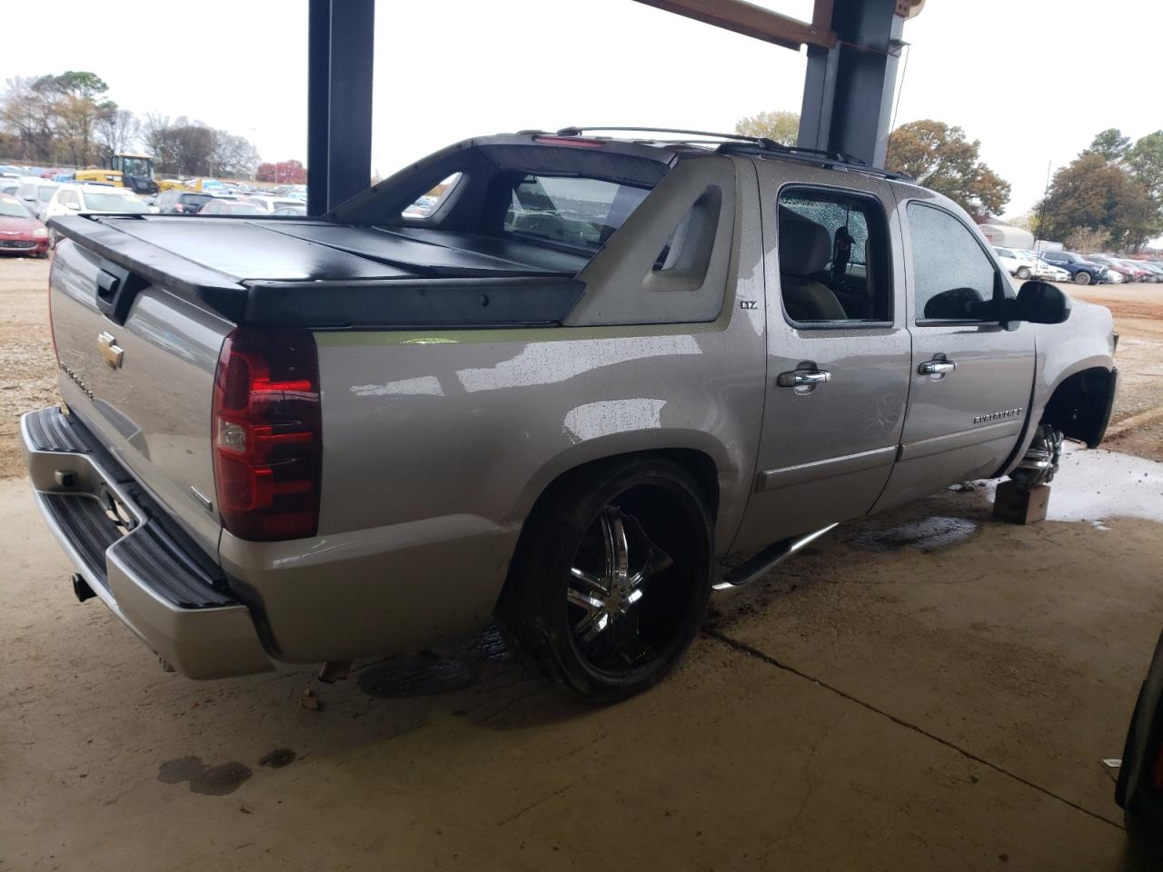 Photo 2 VIN: 3GNEC12057G168200 - CHEVROLET AVALANCHE 