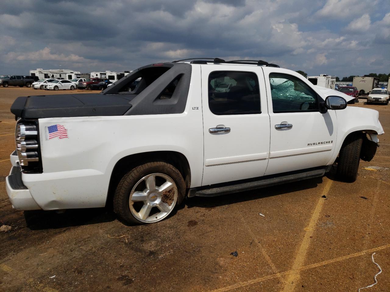 Photo 2 VIN: 3GNEC12068G141301 - CHEVROLET AVALANCHE 