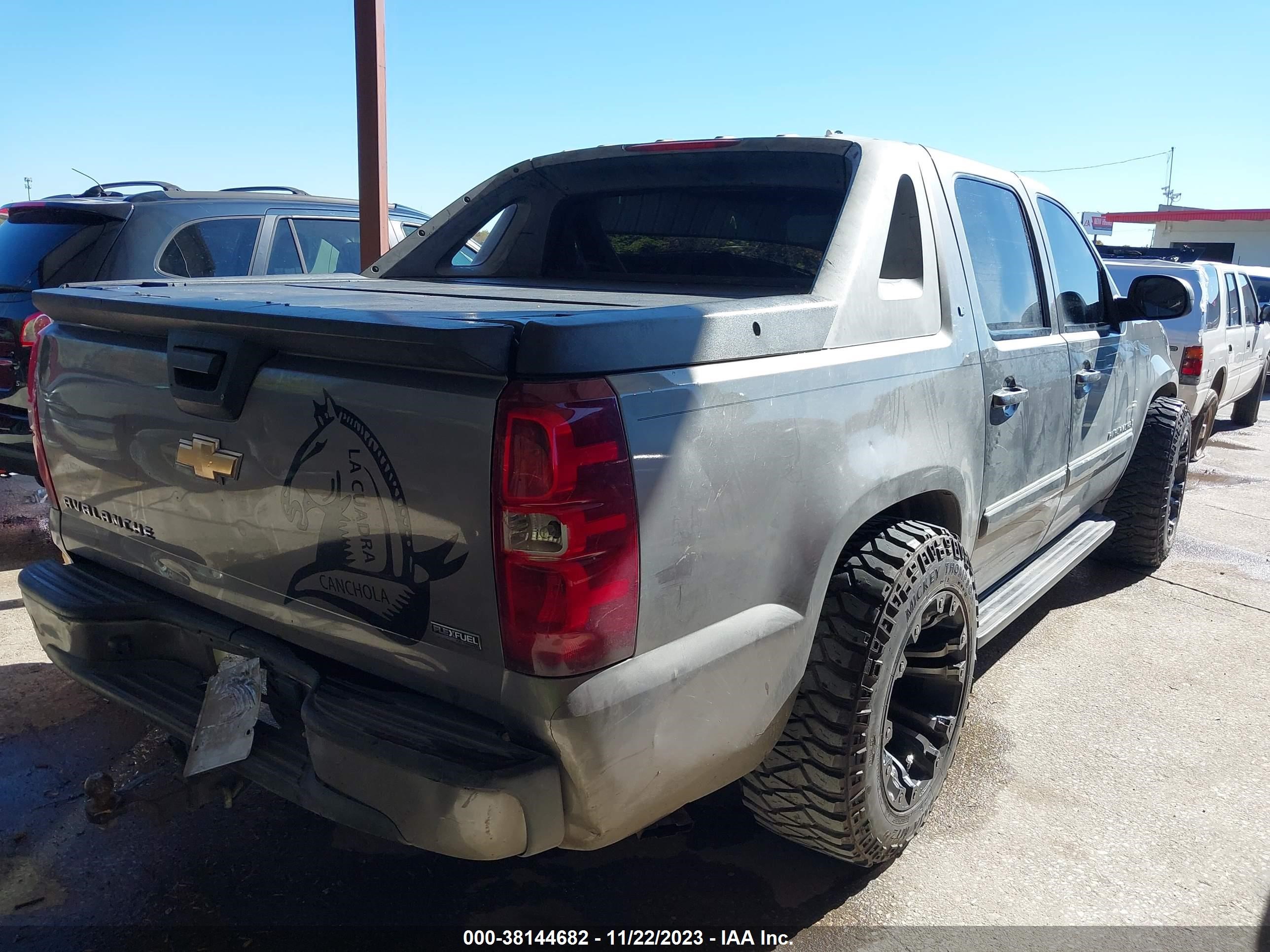 Photo 3 VIN: 3GNEC12088G147102 - CHEVROLET AVALANCHE 