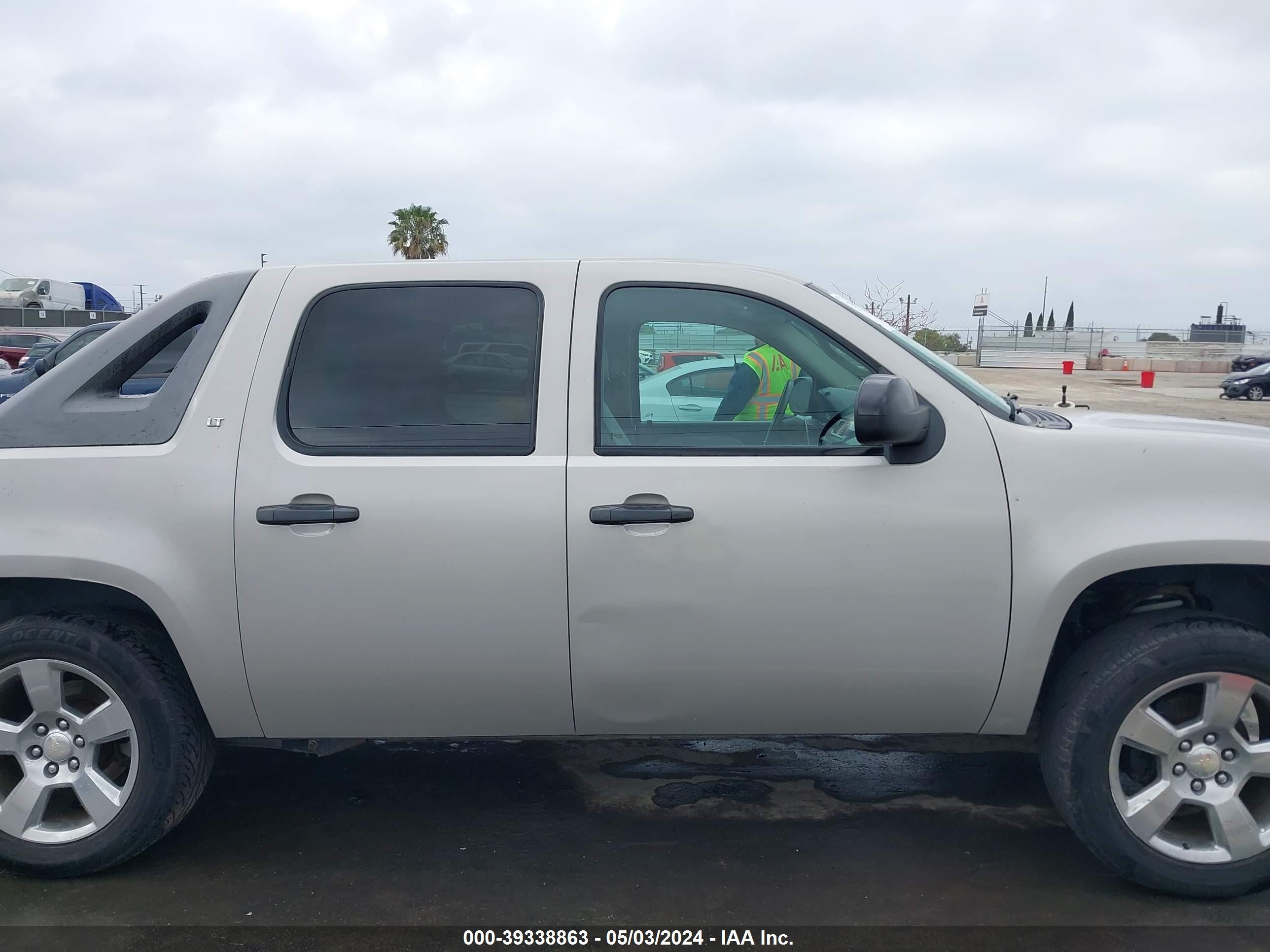 Photo 12 VIN: 3GNEC12097G190197 - CHEVROLET AVALANCHE 