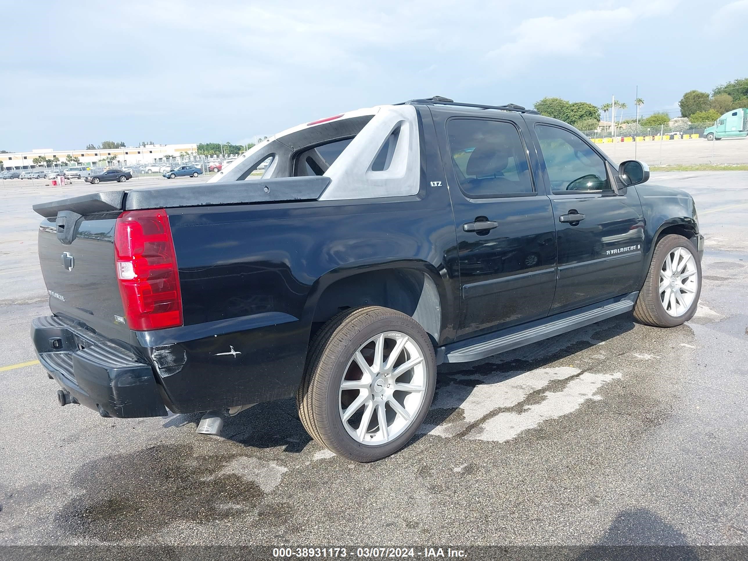 Photo 3 VIN: 3GNEC12098G129840 - CHEVROLET AVALANCHE 