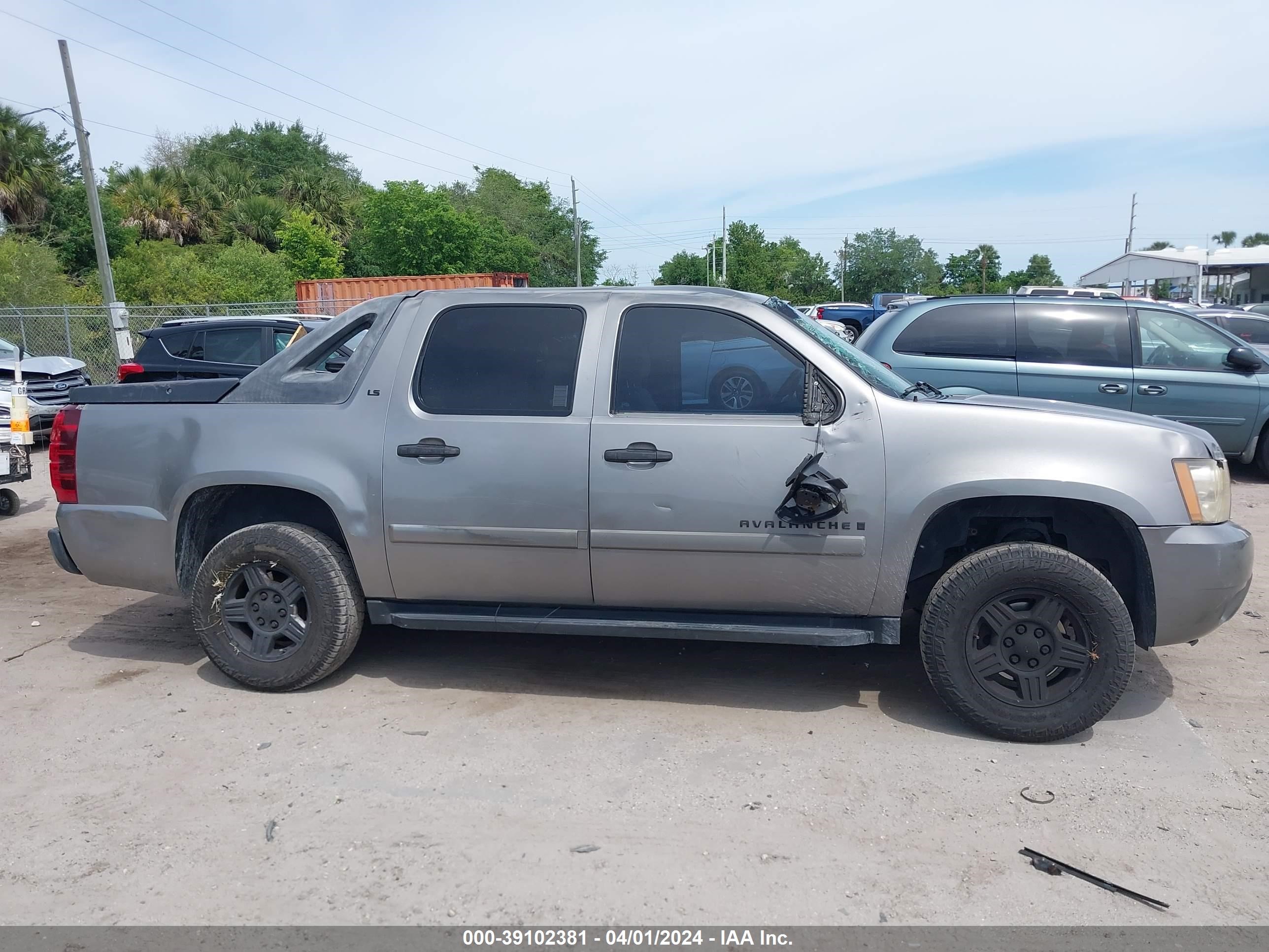 Photo 12 VIN: 3GNEC120X7G213194 - CHEVROLET AVALANCHE 