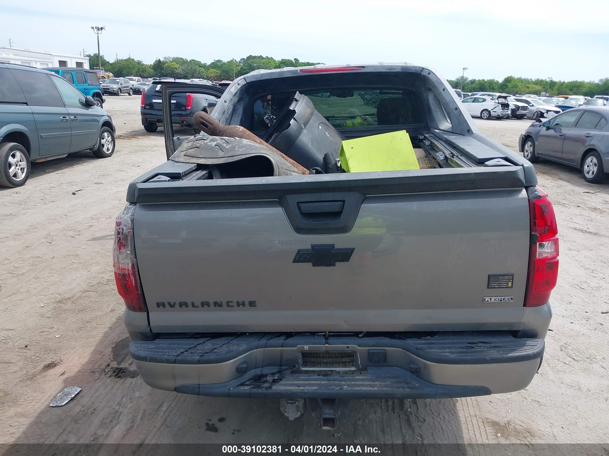 Photo 15 VIN: 3GNEC120X7G213194 - CHEVROLET AVALANCHE 