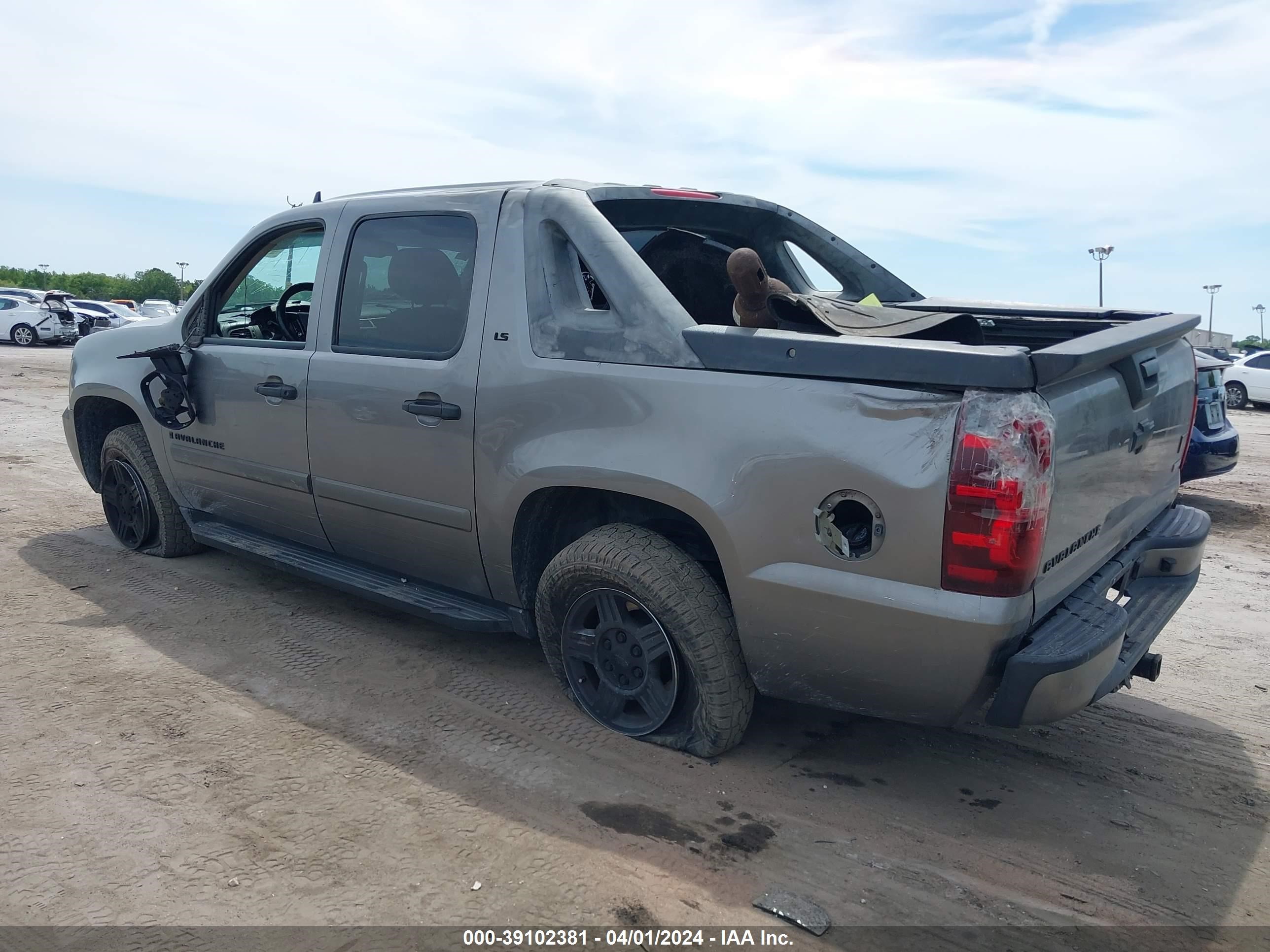 Photo 2 VIN: 3GNEC120X7G213194 - CHEVROLET AVALANCHE 