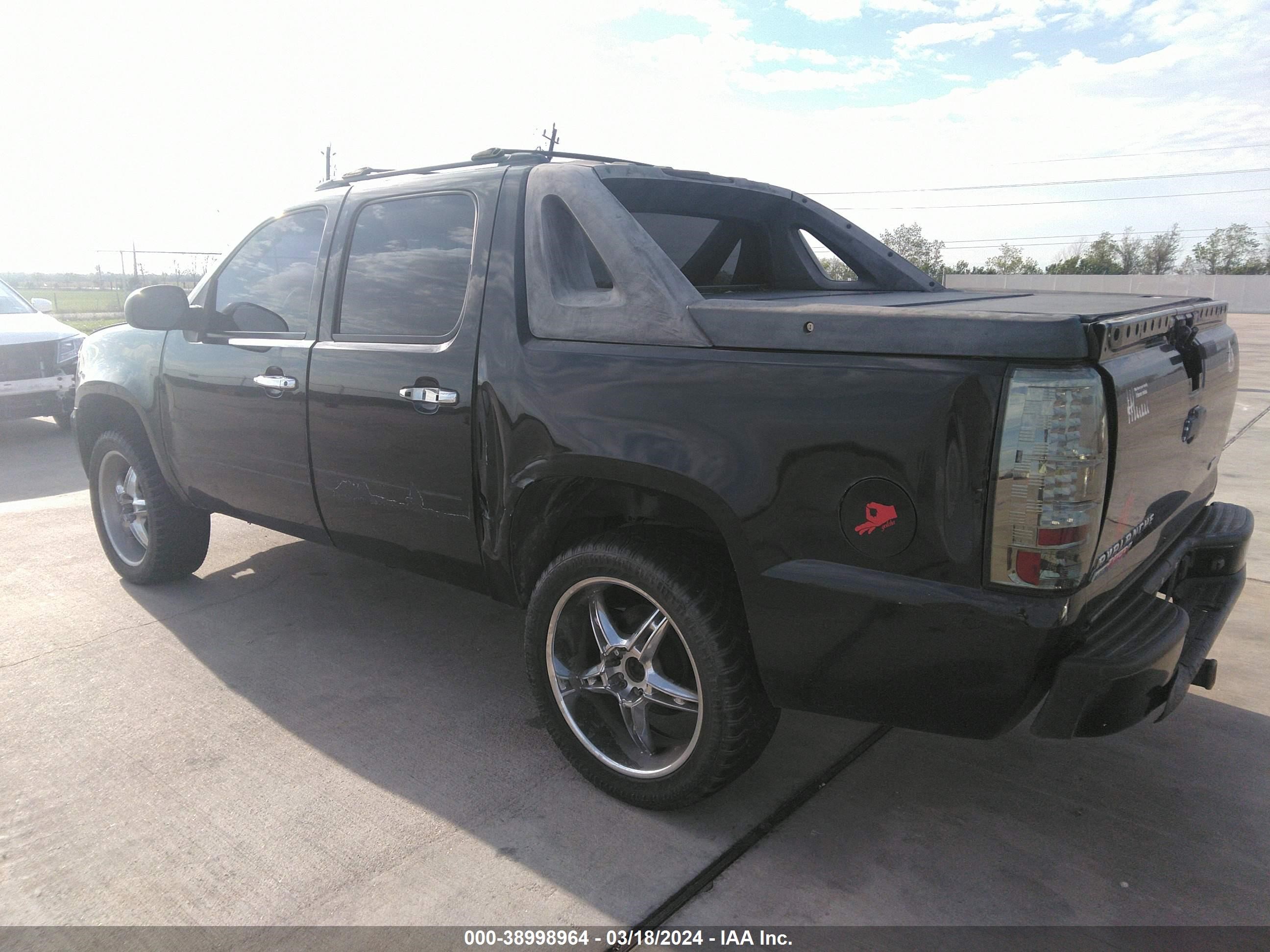 Photo 2 VIN: 3GNEC120X8G168078 - CHEVROLET AVALANCHE 