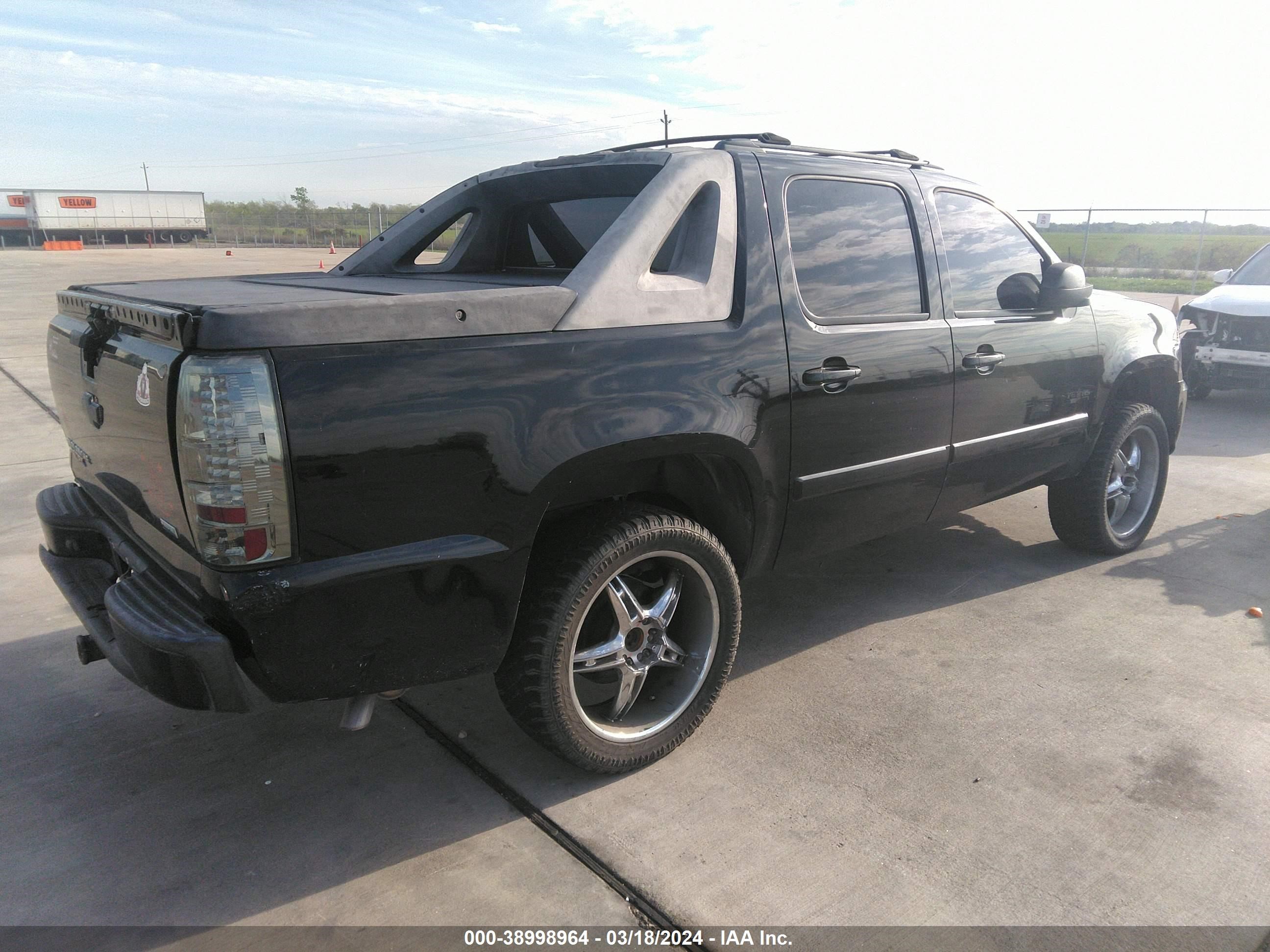 Photo 3 VIN: 3GNEC120X8G168078 - CHEVROLET AVALANCHE 