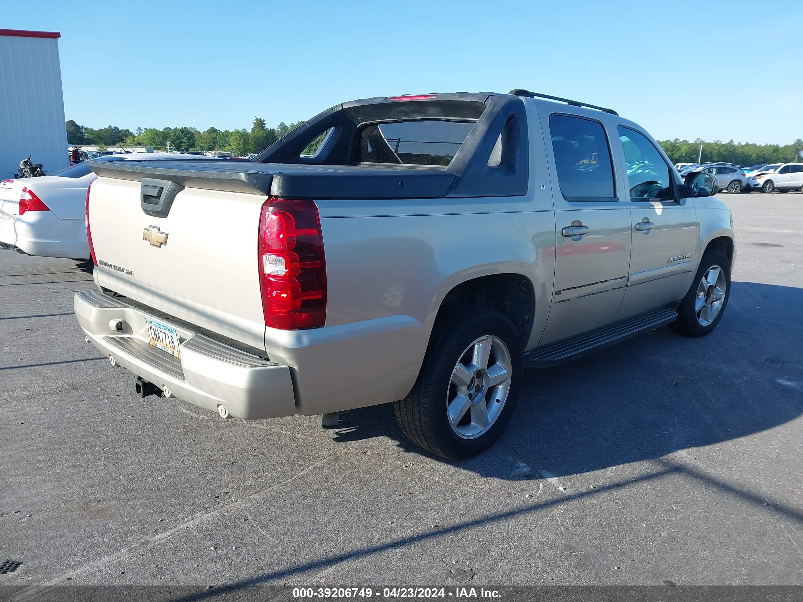 Photo 3 VIN: 3GNEC12J27G195136 - CHEVROLET AVALANCHE 