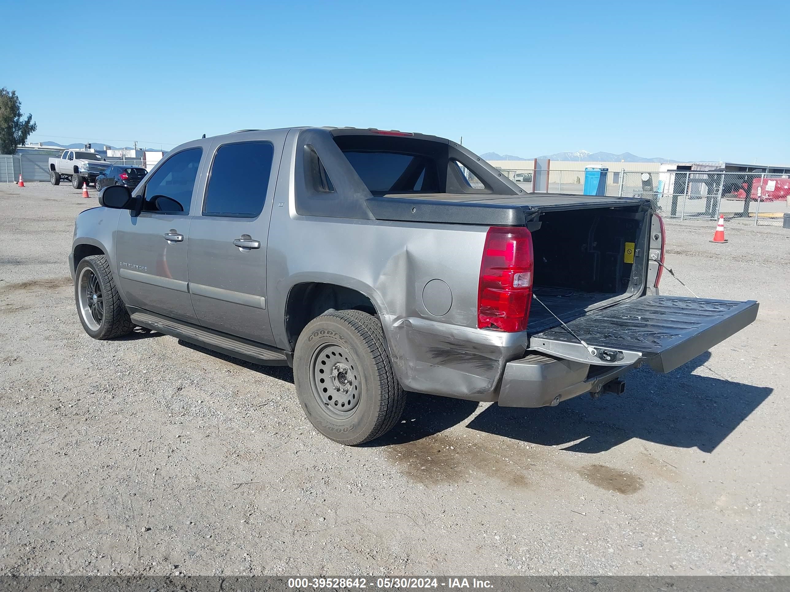 Photo 2 VIN: 3GNEC12J87G317031 - CHEVROLET AVALANCHE 