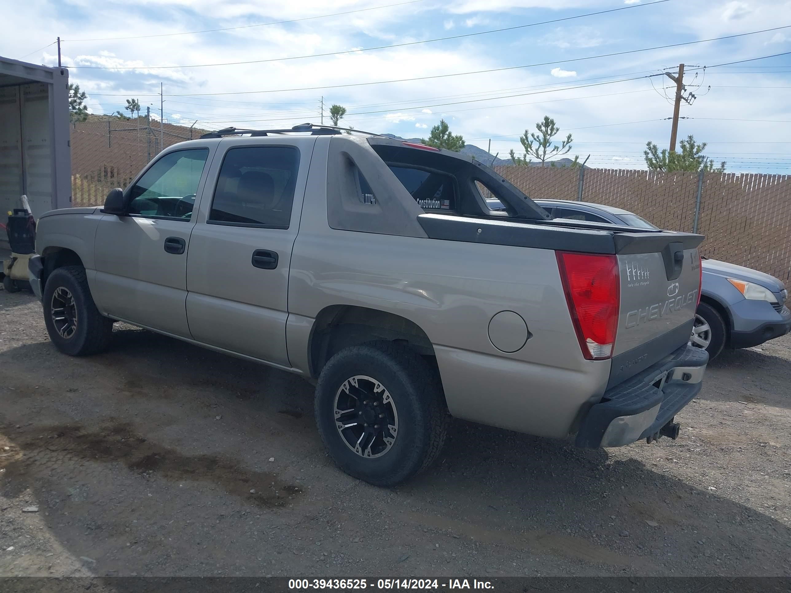 Photo 2 VIN: 3GNEC12Z05G205407 - CHEVROLET AVALANCHE 