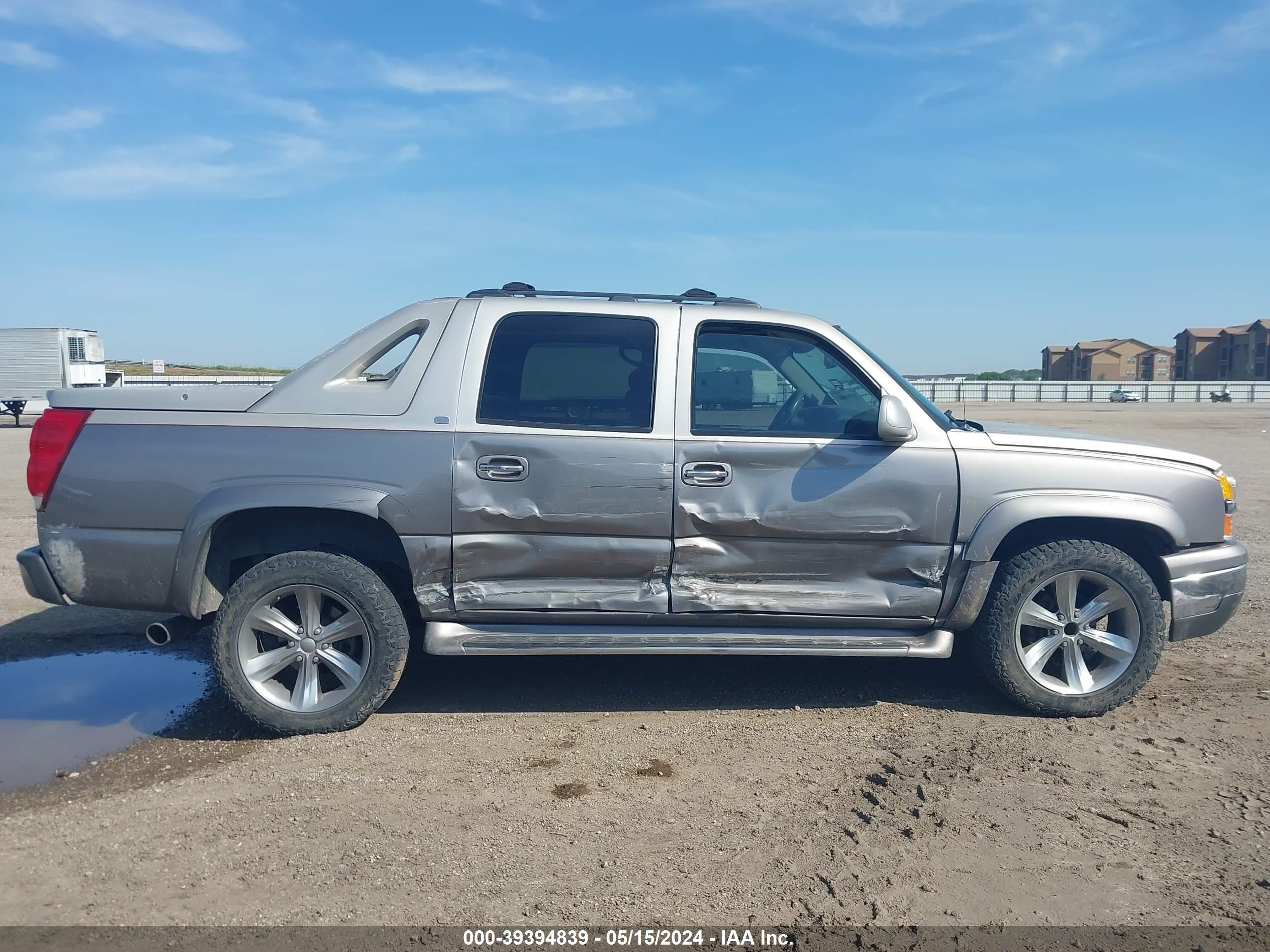 Photo 5 VIN: 3GNEC12Z06G228297 - CHEVROLET AVALANCHE 