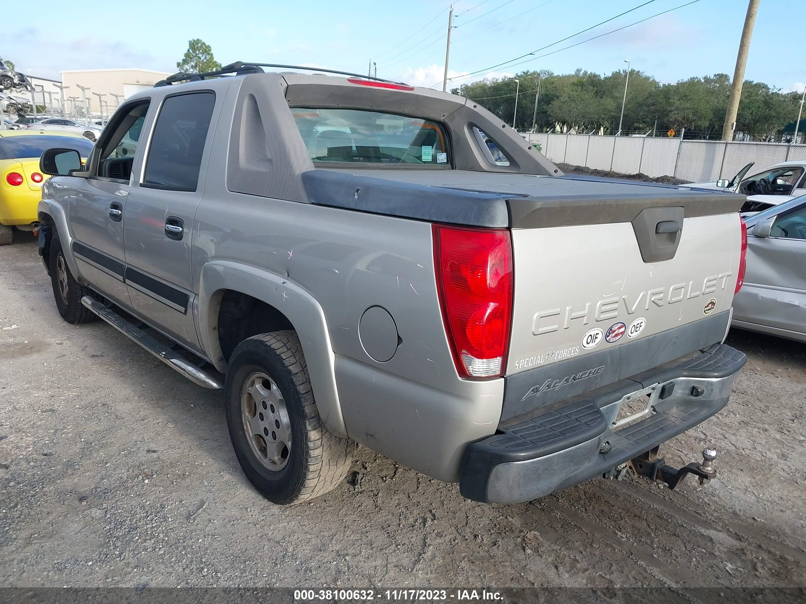 Photo 2 VIN: 3GNEC12Z86G195159 - CHEVROLET AVALANCHE 