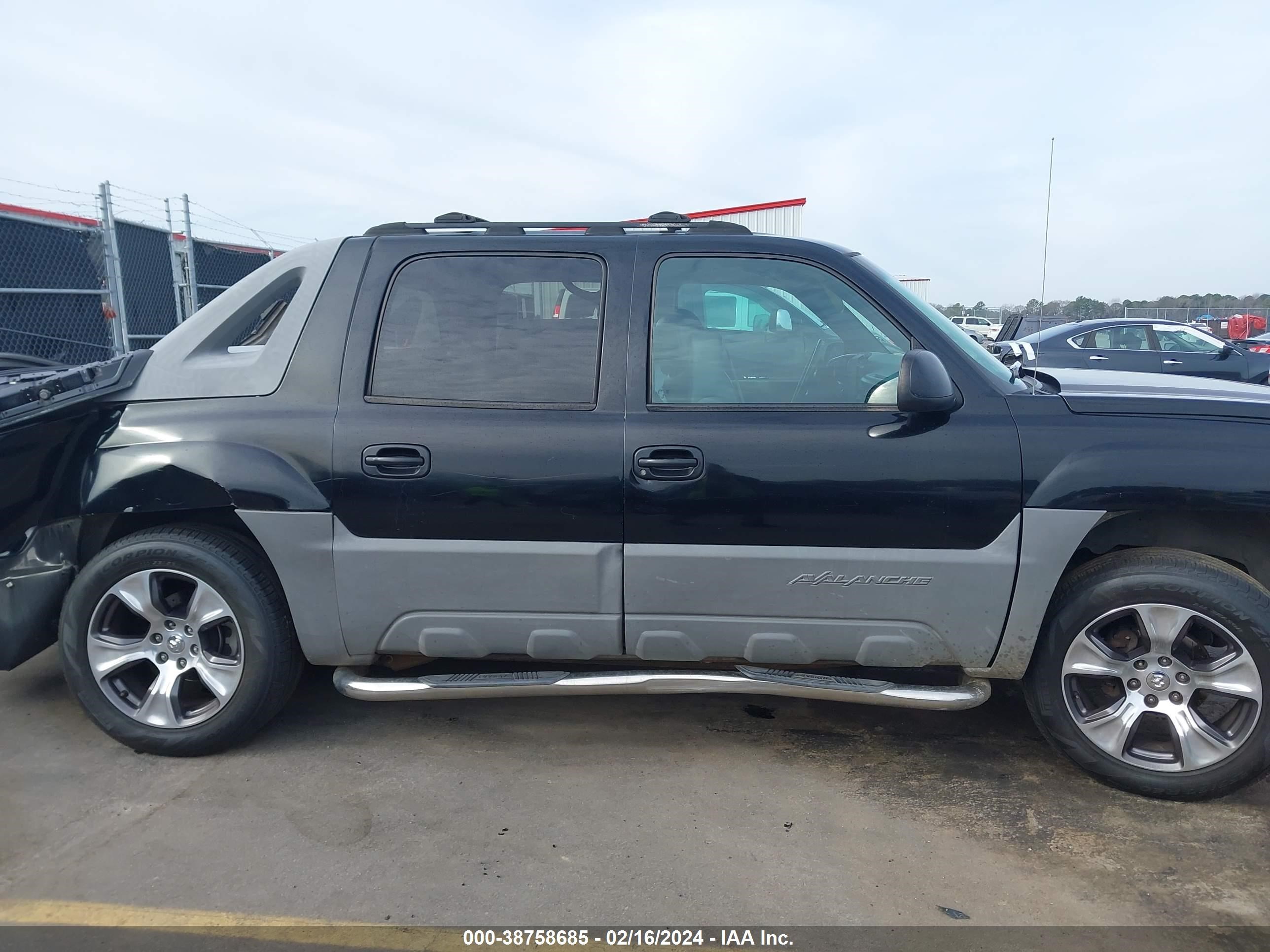 Photo 12 VIN: 3GNEC13T12G156899 - CHEVROLET AVALANCHE 