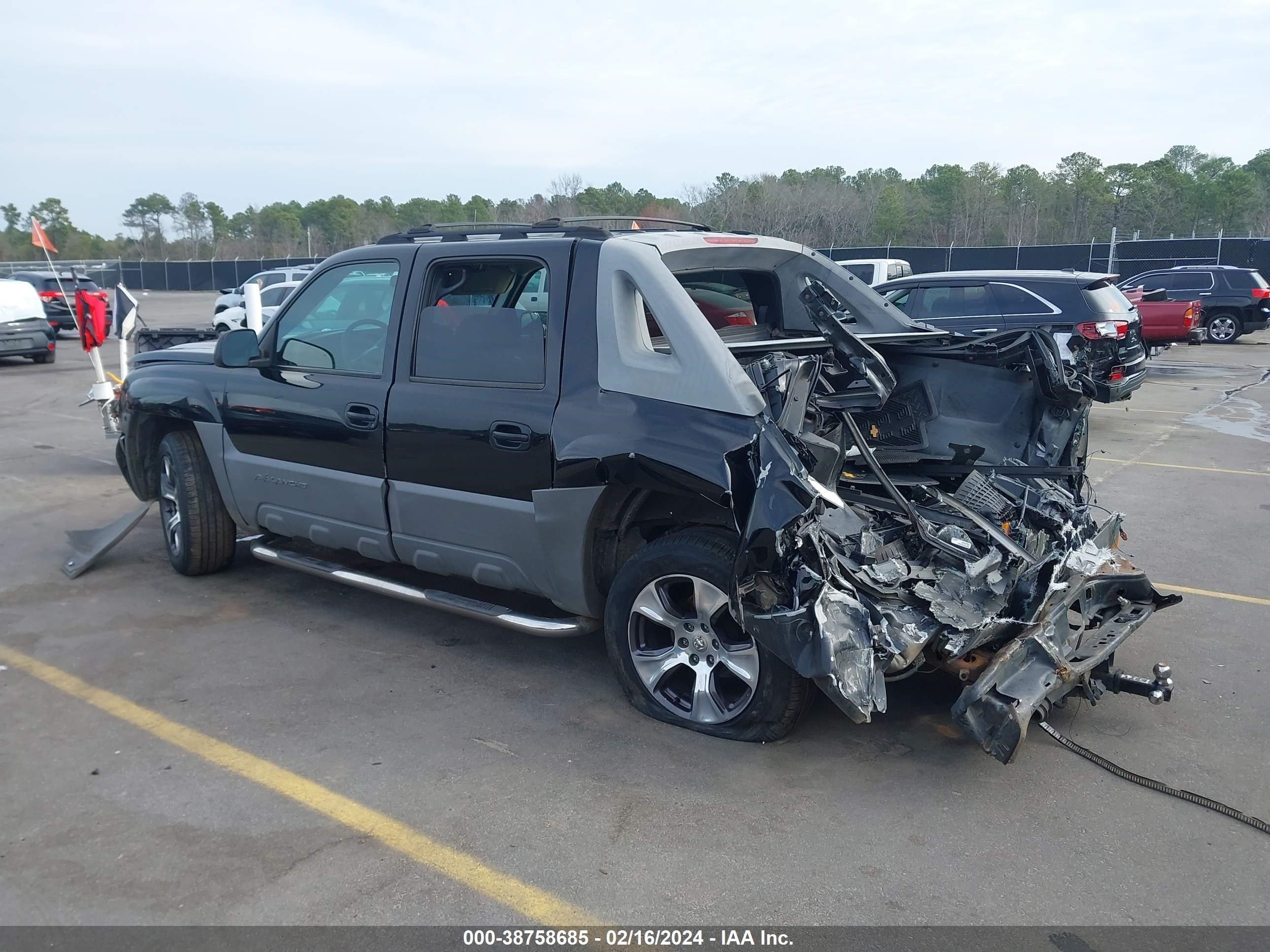 Photo 2 VIN: 3GNEC13T12G156899 - CHEVROLET AVALANCHE 