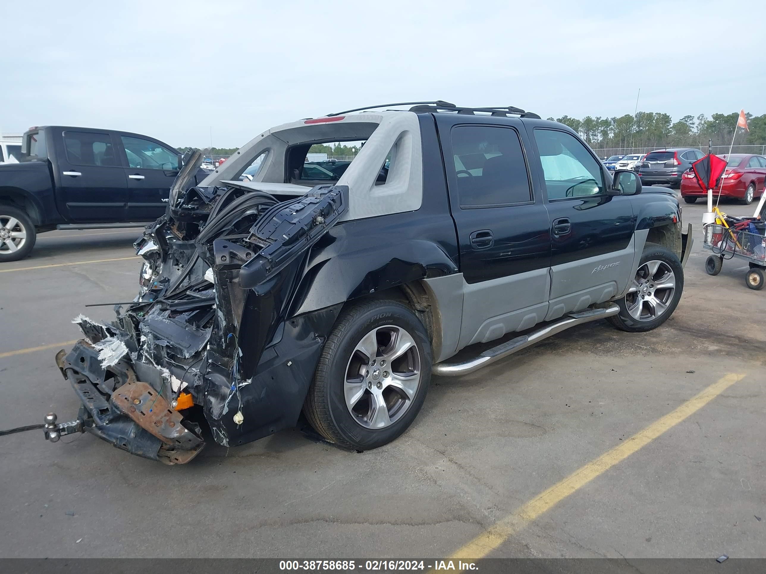 Photo 3 VIN: 3GNEC13T12G156899 - CHEVROLET AVALANCHE 