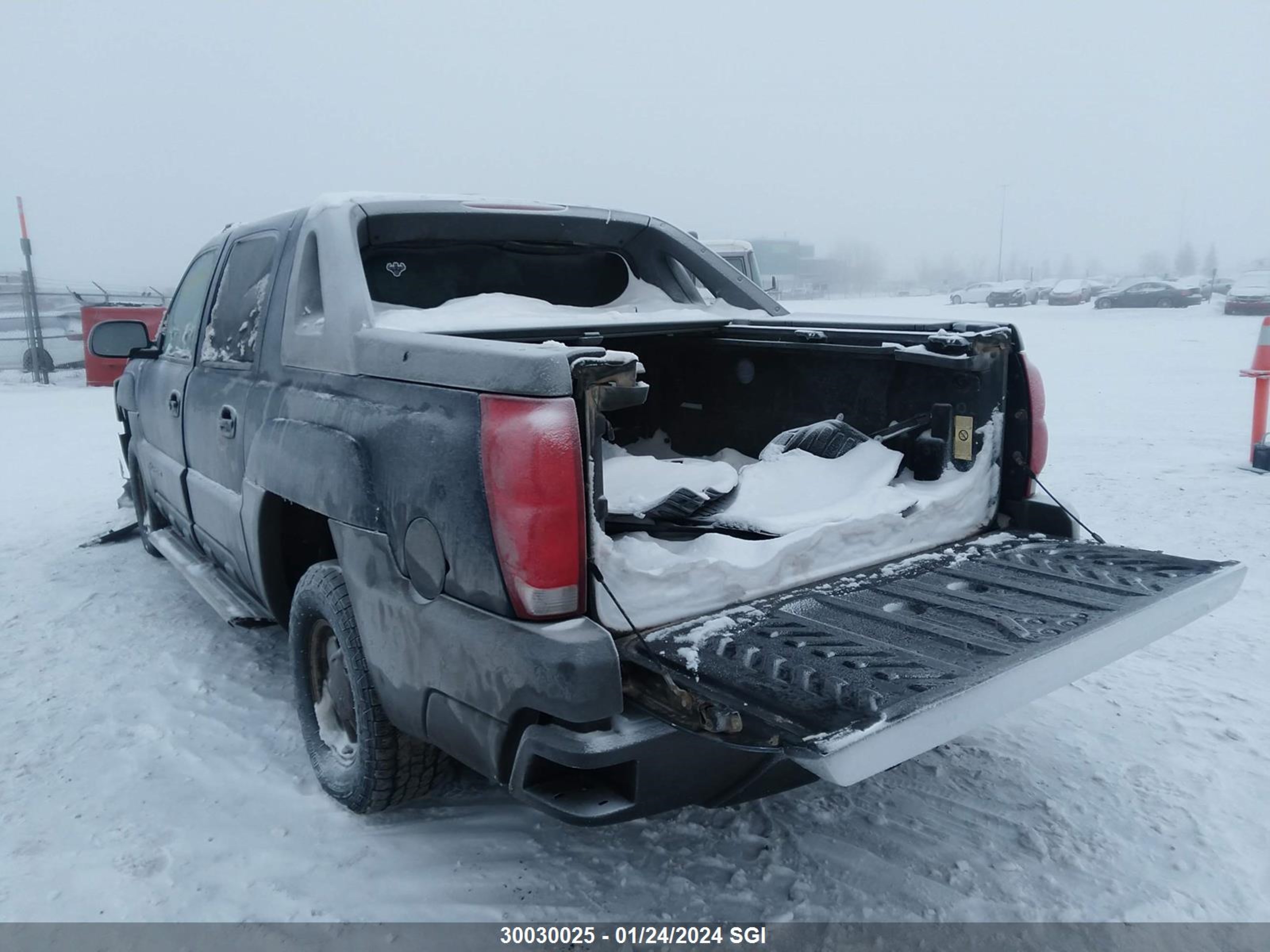 Photo 2 VIN: 3GNEC13T12G204045 - CHEVROLET AVALANCHE 