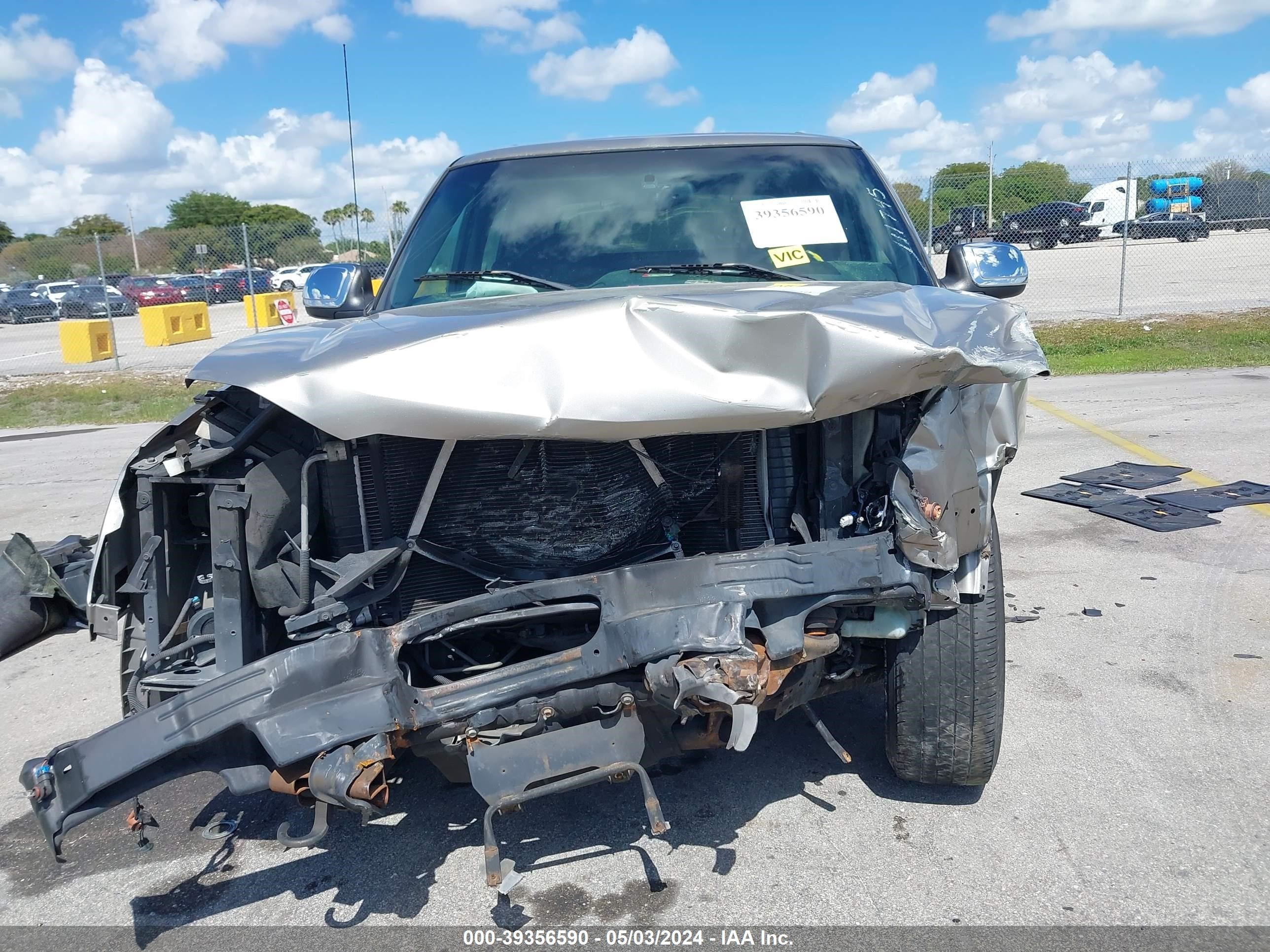 Photo 10 VIN: 3GNEC13T22G111745 - CHEVROLET AVALANCHE 