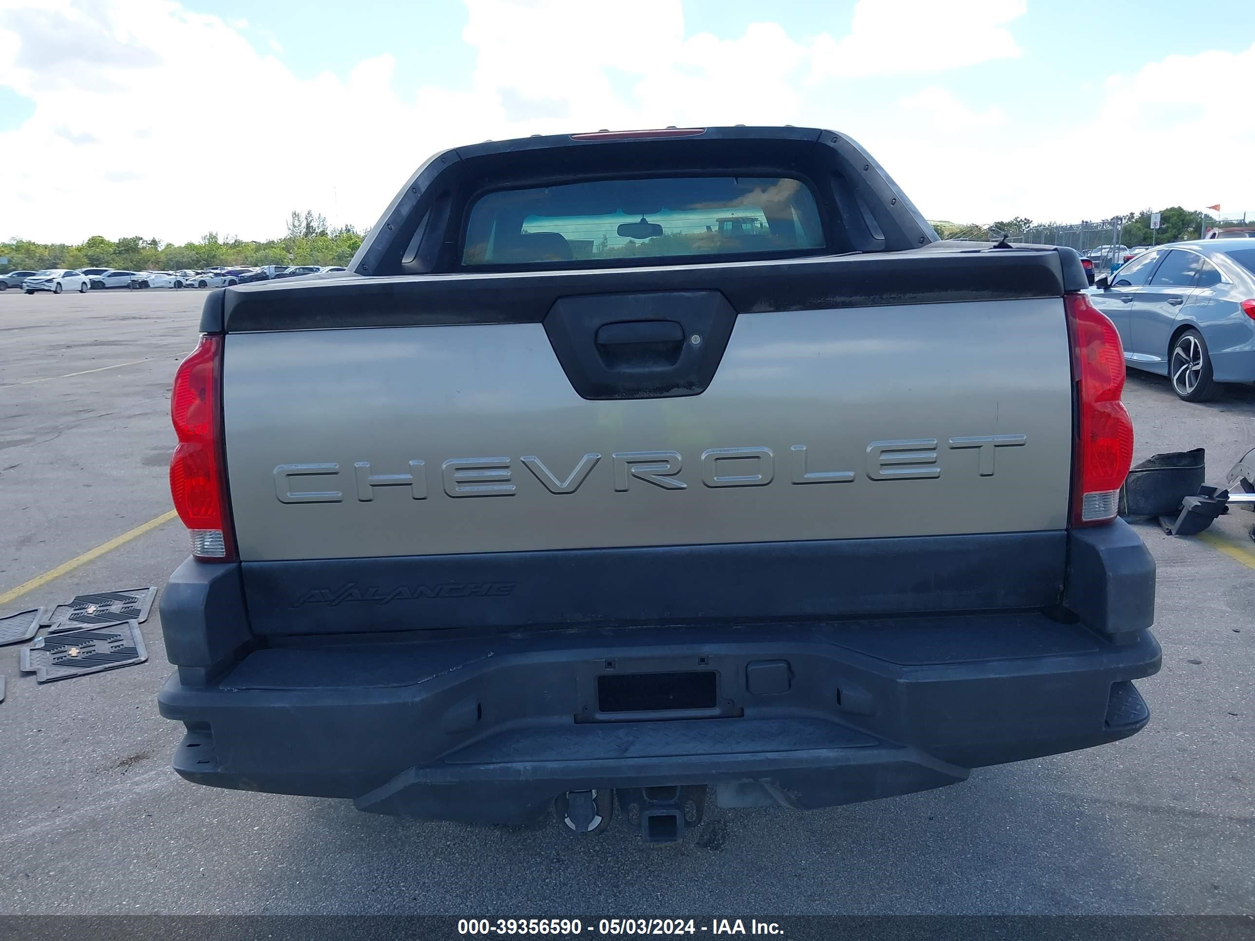 Photo 14 VIN: 3GNEC13T22G111745 - CHEVROLET AVALANCHE 