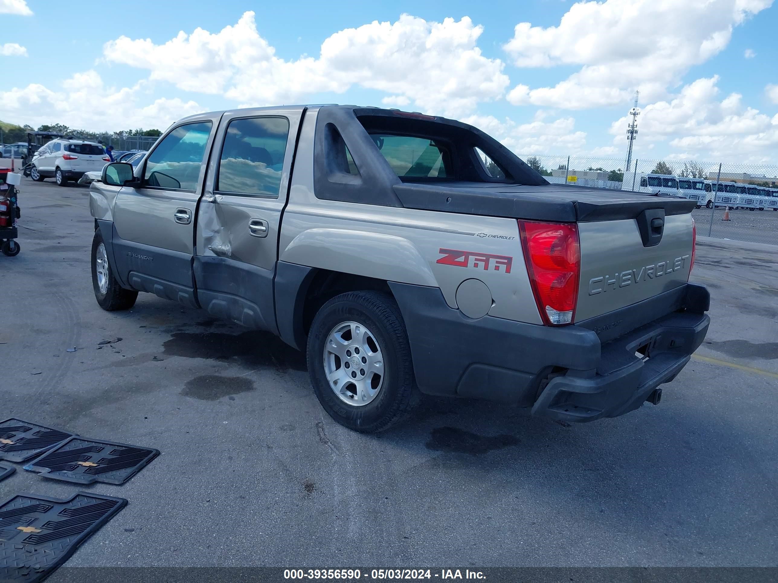 Photo 2 VIN: 3GNEC13T22G111745 - CHEVROLET AVALANCHE 