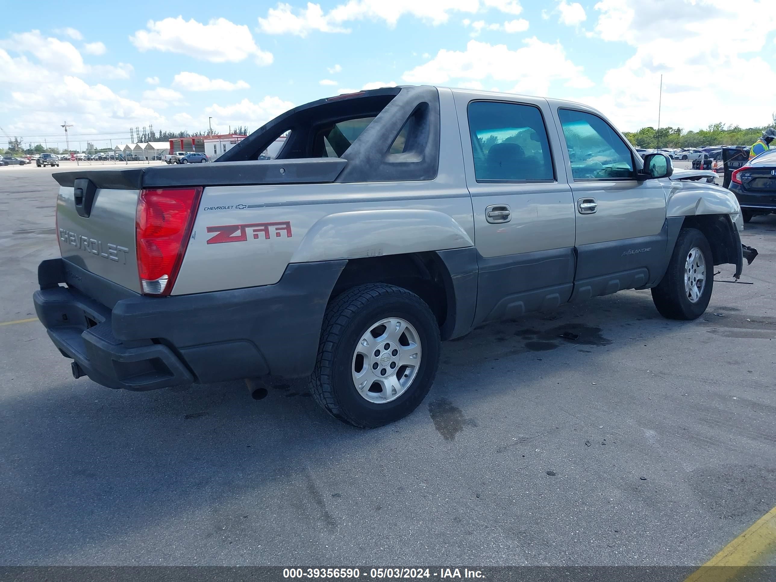 Photo 3 VIN: 3GNEC13T22G111745 - CHEVROLET AVALANCHE 