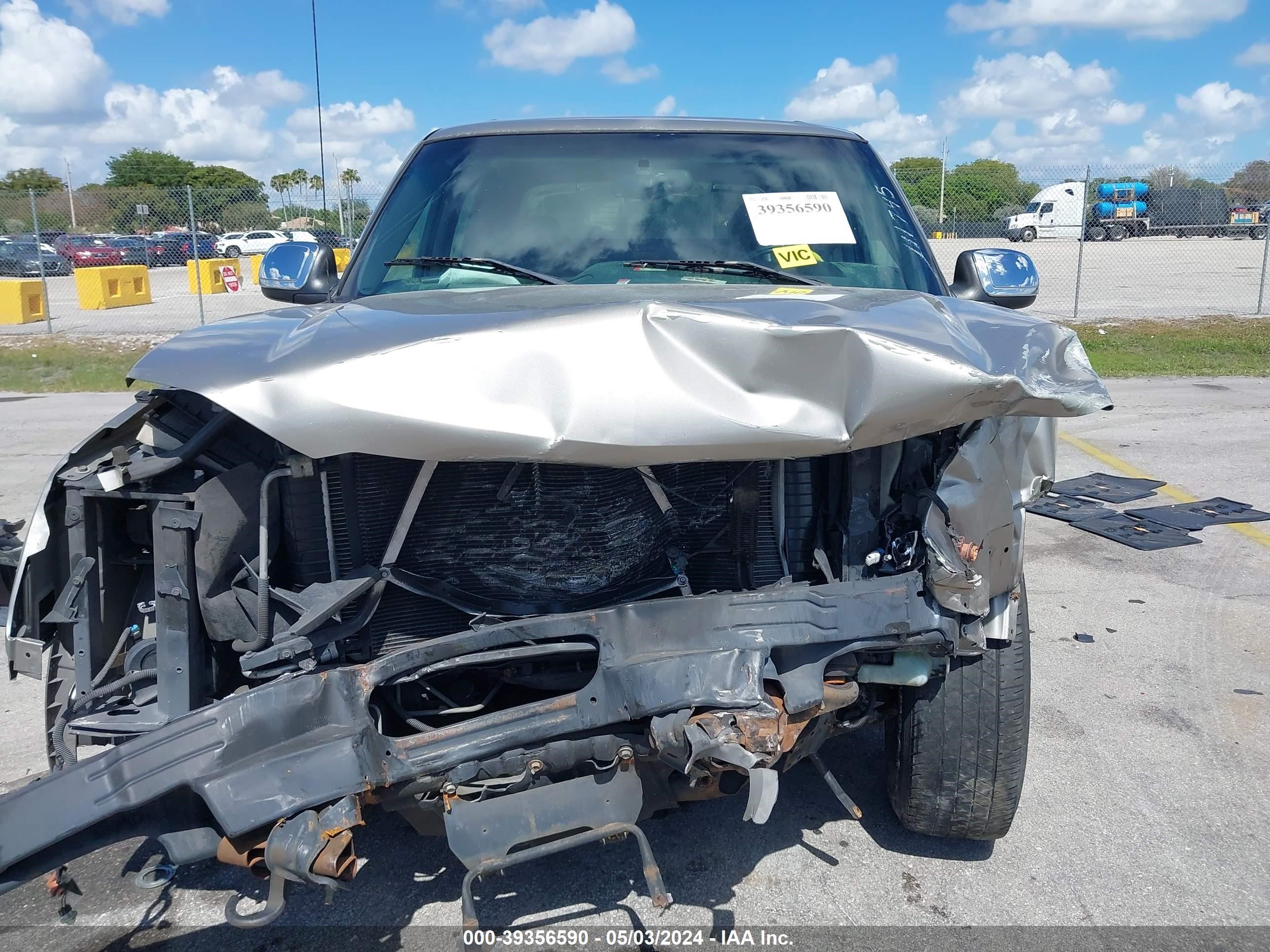 Photo 5 VIN: 3GNEC13T22G111745 - CHEVROLET AVALANCHE 