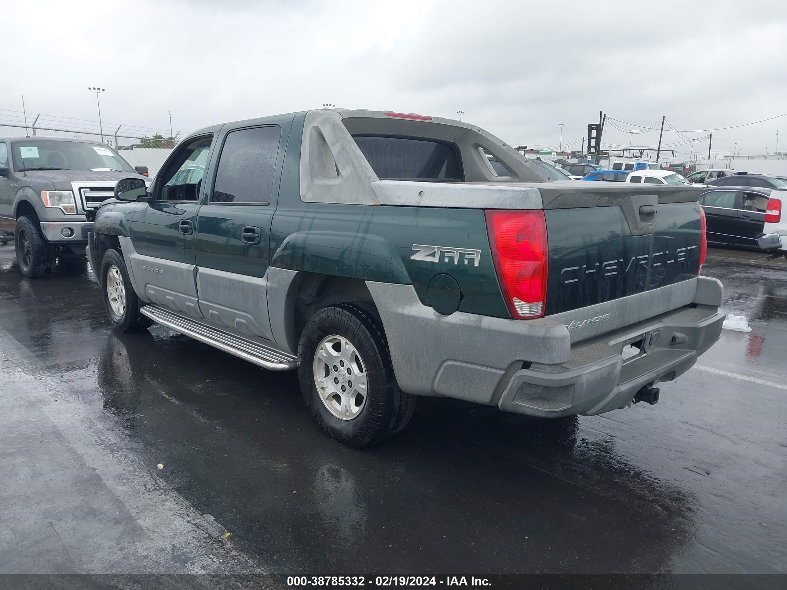 Photo 2 VIN: 3GNEC13T32G127727 - CHEVROLET AVALANCHE 