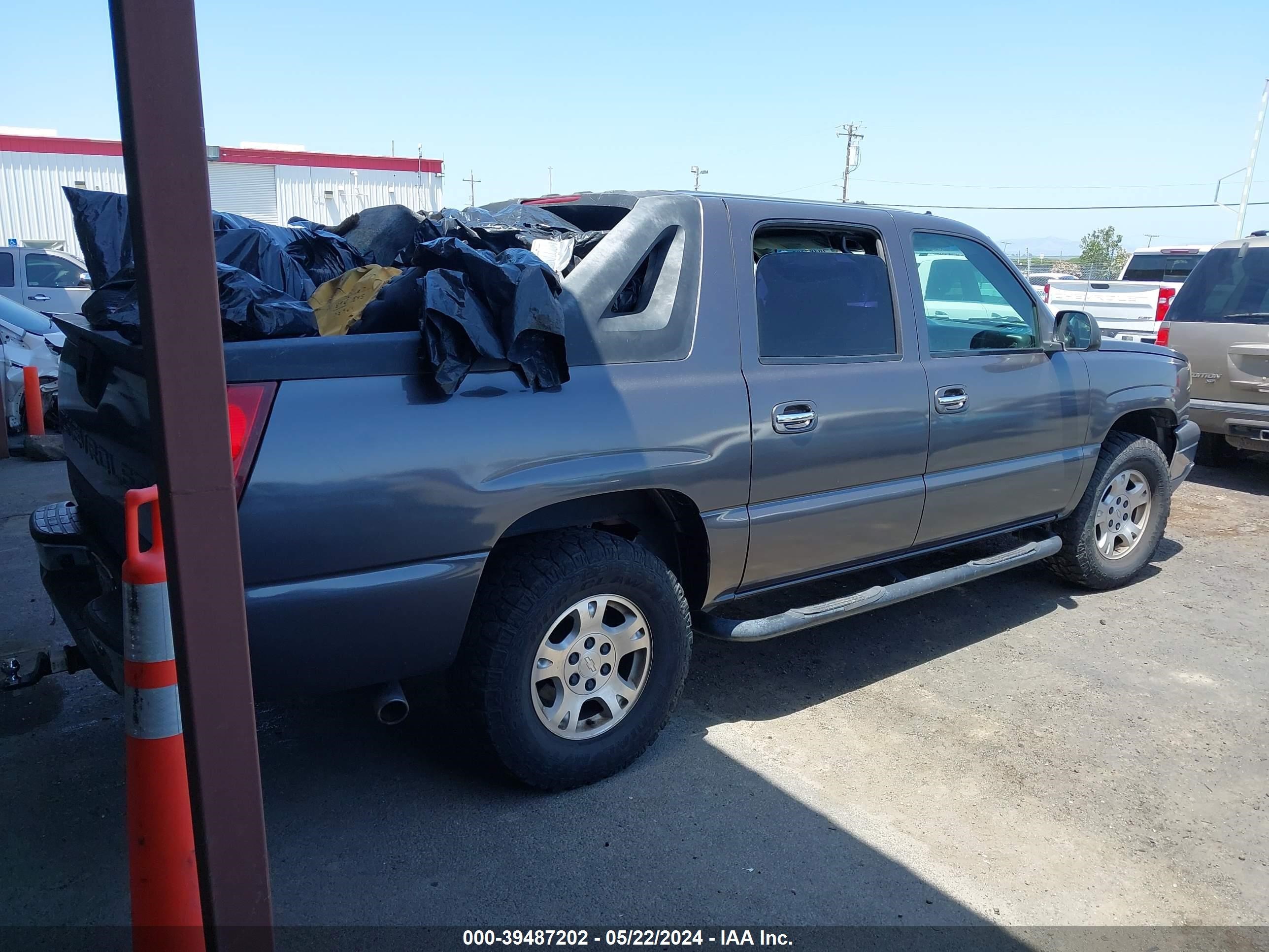 Photo 3 VIN: 3GNEC13T43G273376 - CHEVROLET AVALANCHE 