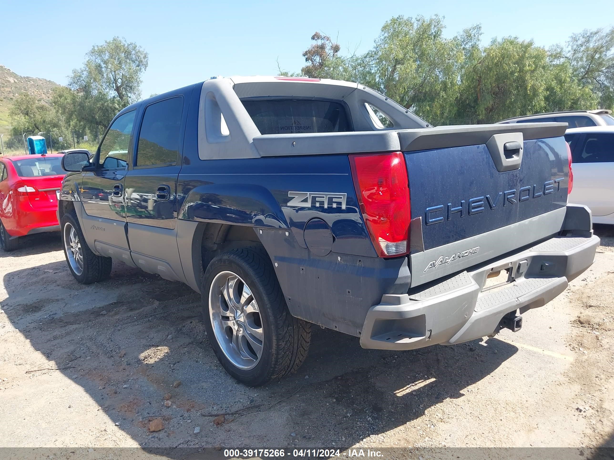 Photo 2 VIN: 3GNEC13T72G166871 - CHEVROLET AVALANCHE 