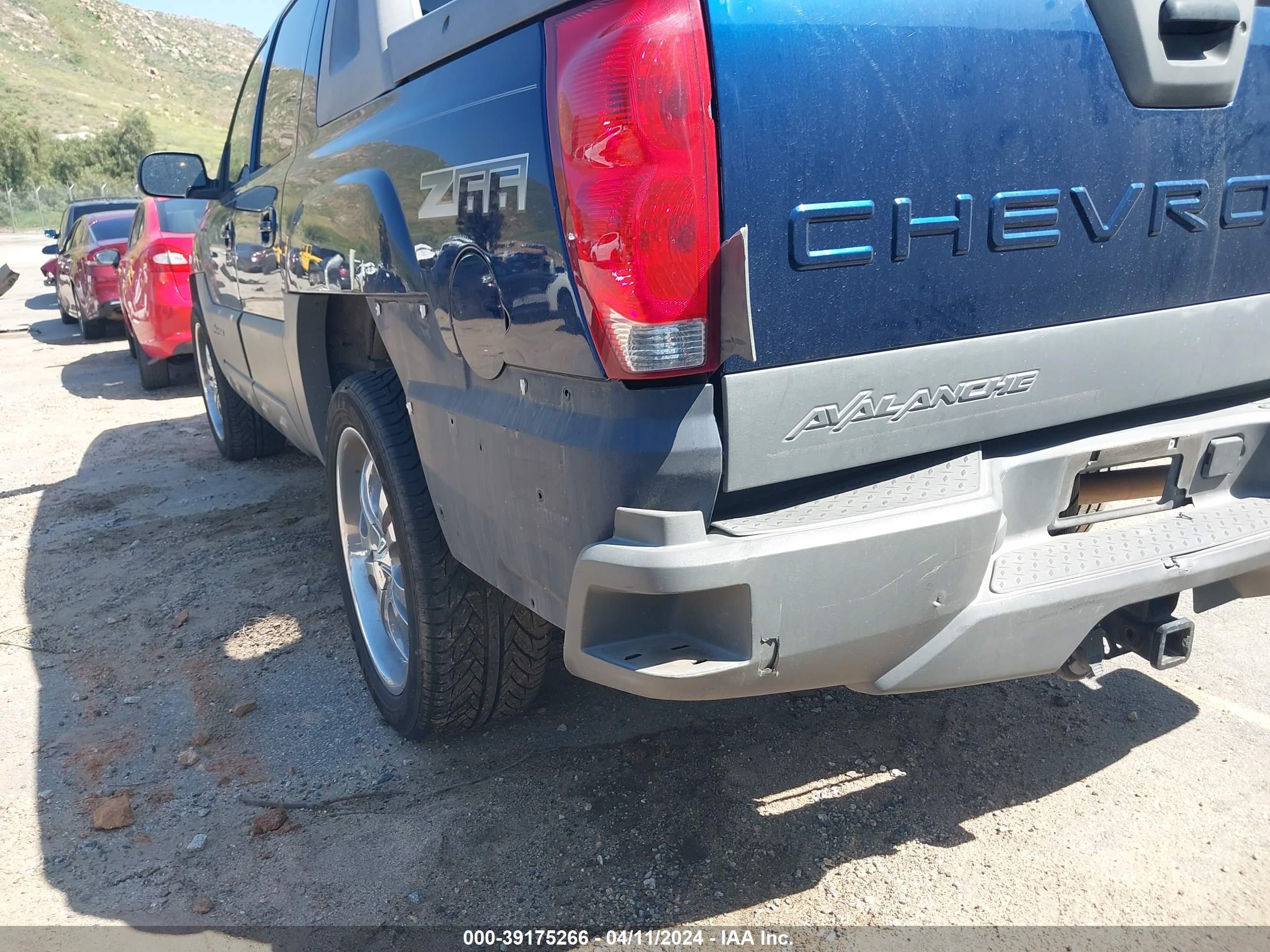 Photo 5 VIN: 3GNEC13T72G166871 - CHEVROLET AVALANCHE 