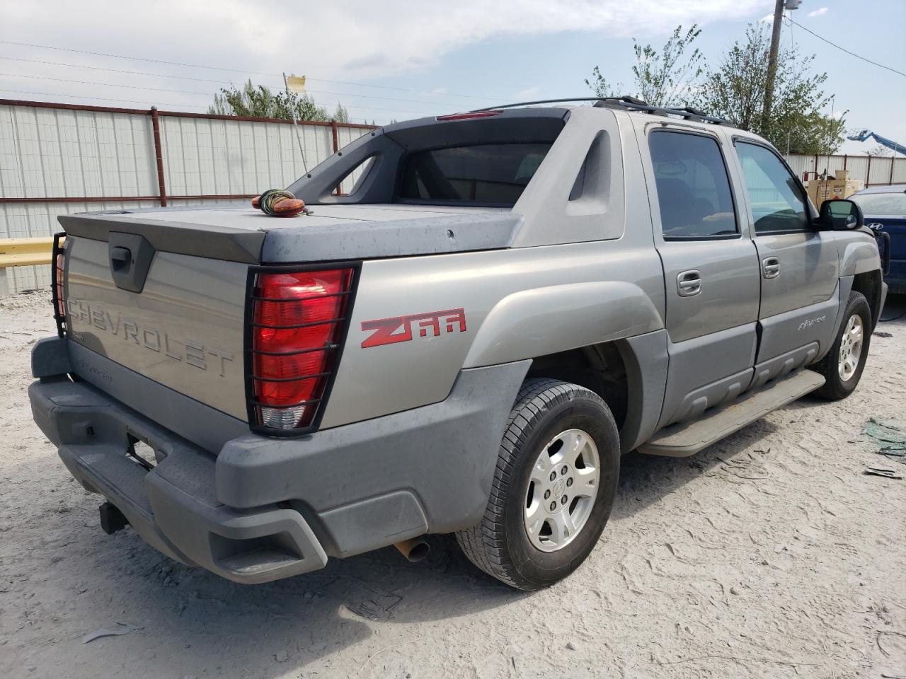 Photo 2 VIN: 3GNEC13T72G283673 - CHEVROLET AVALANCHE 