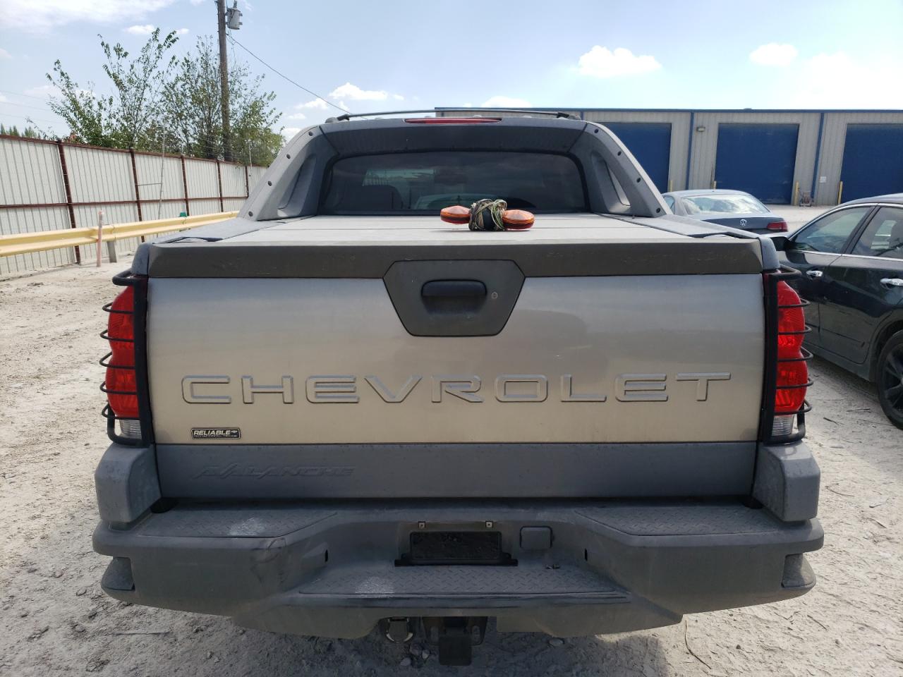 Photo 5 VIN: 3GNEC13T72G283673 - CHEVROLET AVALANCHE 