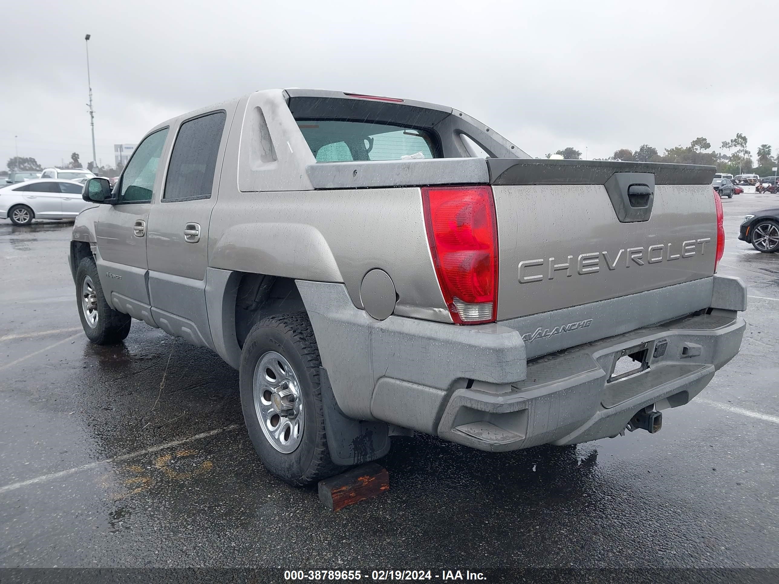 Photo 2 VIN: 3GNEC13T82G244624 - CHEVROLET AVALANCHE 