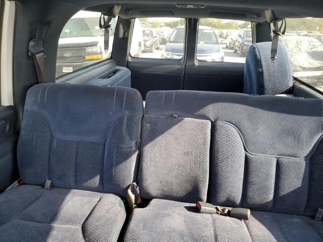 Photo 9 VIN: 3GNEC16R0XG119933 - CHEVROLET SUBURBAN C 