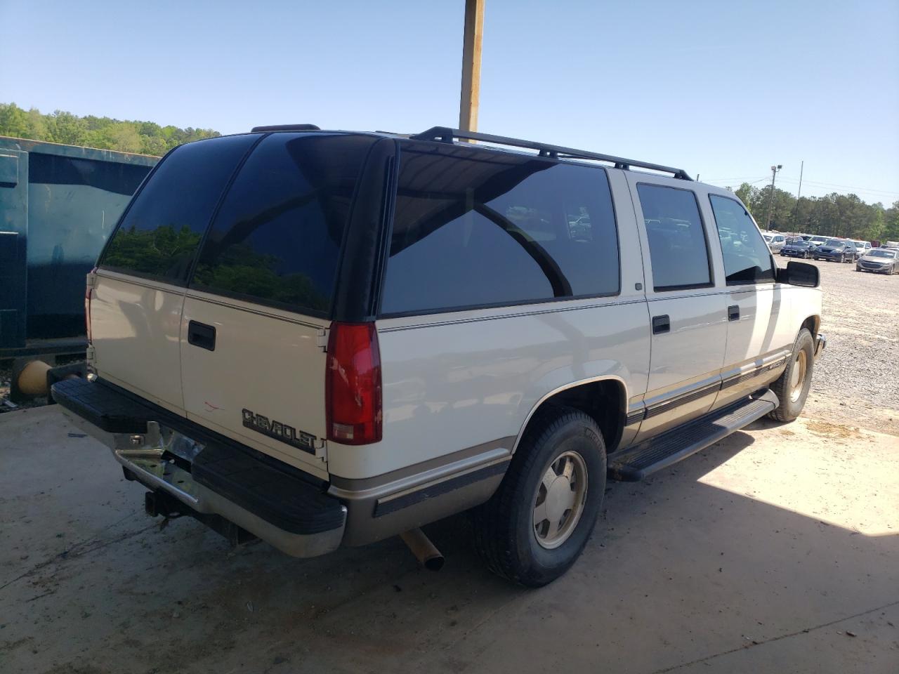 Photo 2 VIN: 3GNEC16R2XG243234 - CHEVROLET SUBURBAN 