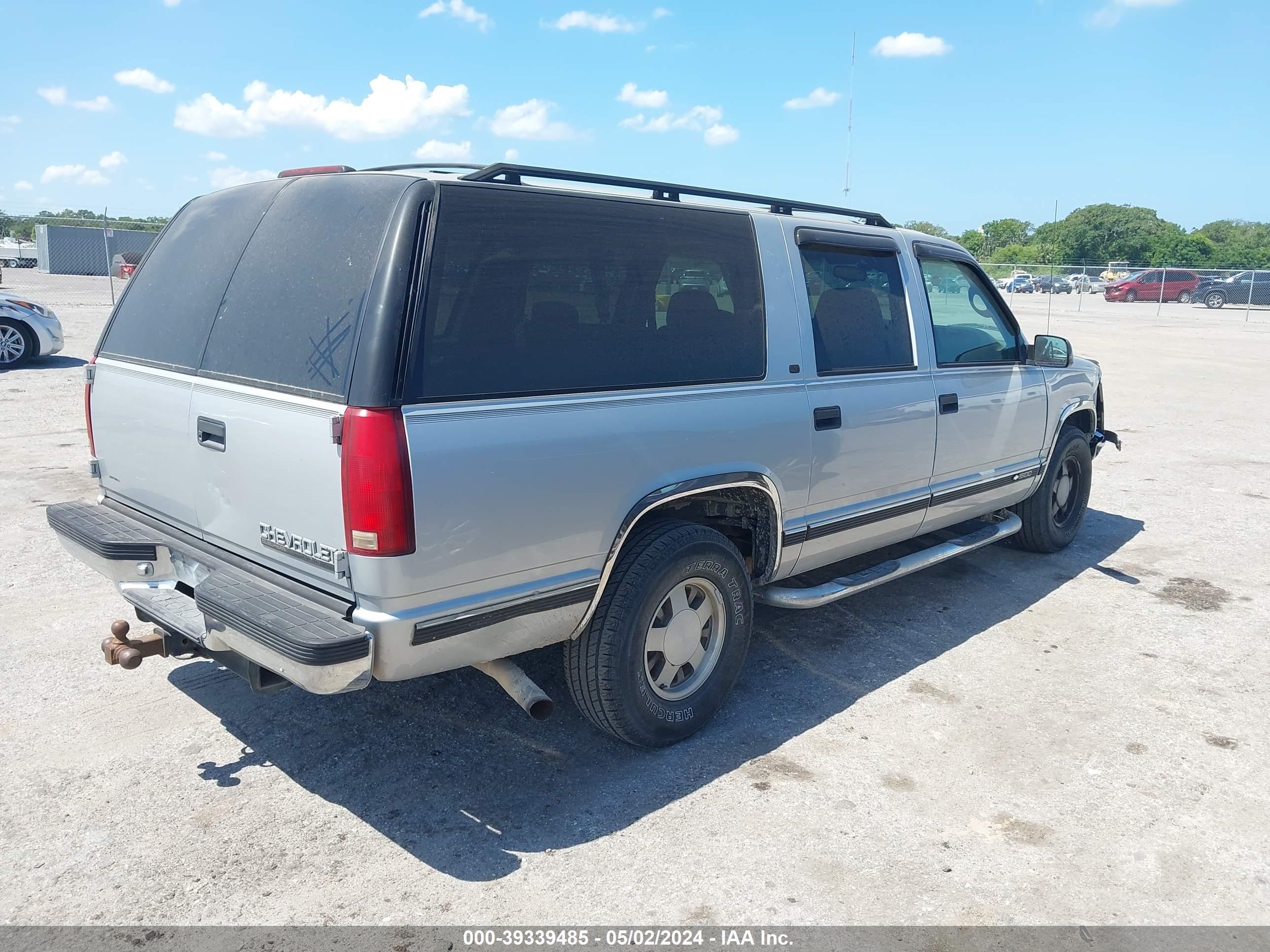 Photo 3 VIN: 3GNEC16R4VG144265 - CHEVROLET EXPRESS 