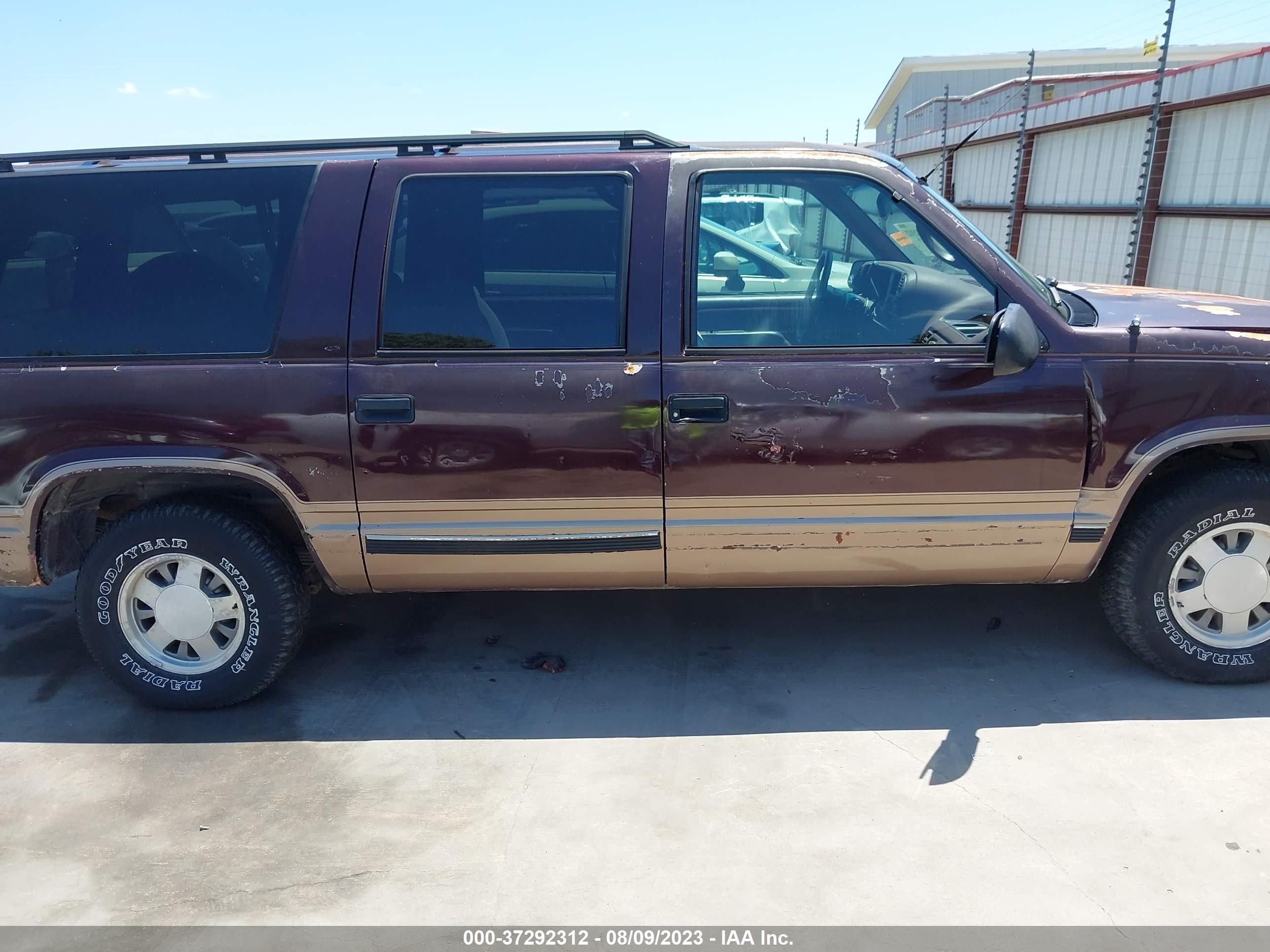 Photo 13 VIN: 3GNEC16RXTG126981 - CHEVROLET SUBURBAN 