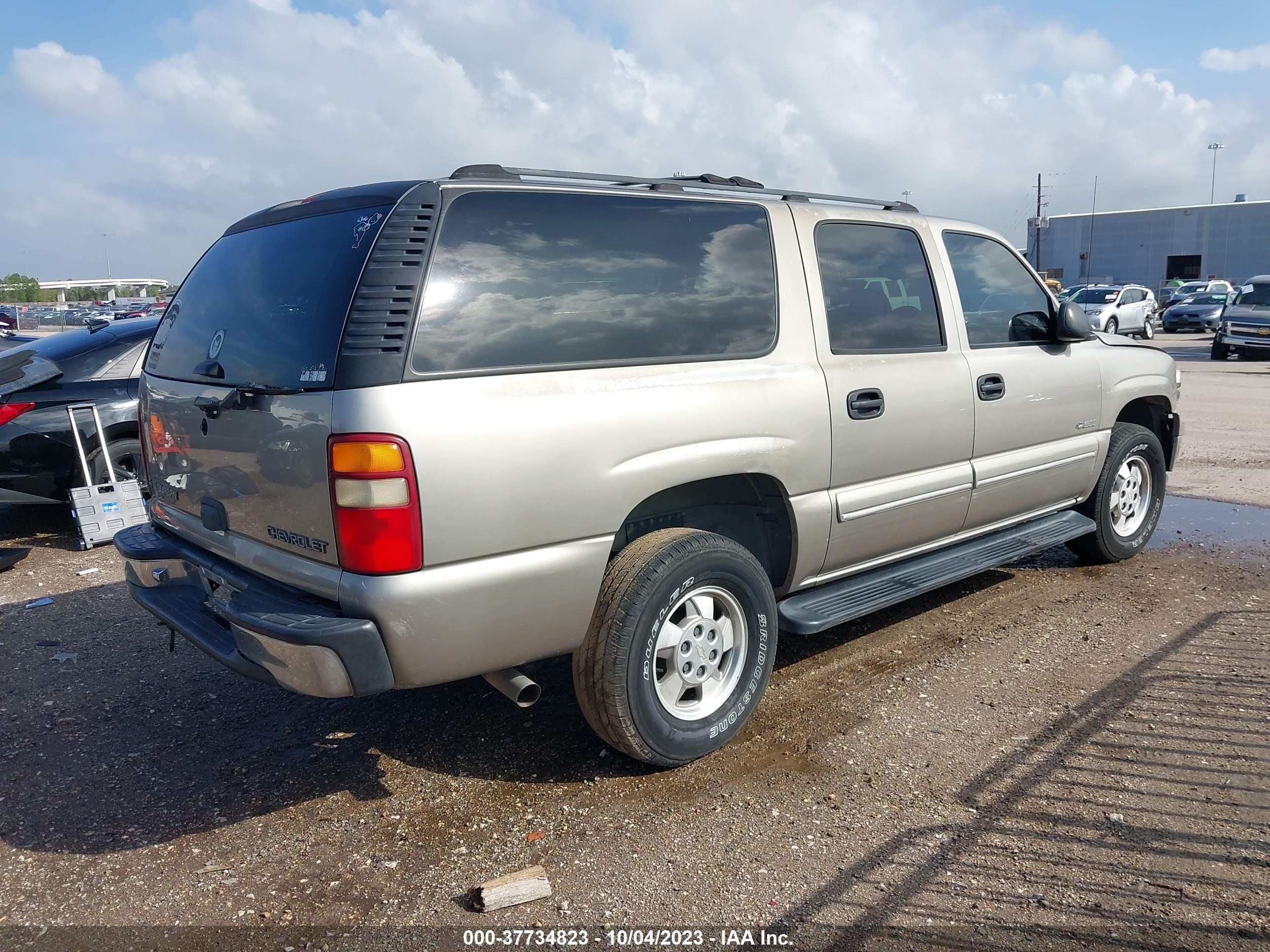 Photo 3 VIN: 3GNEC16T1YG229628 - CHEVROLET EXPRESS 