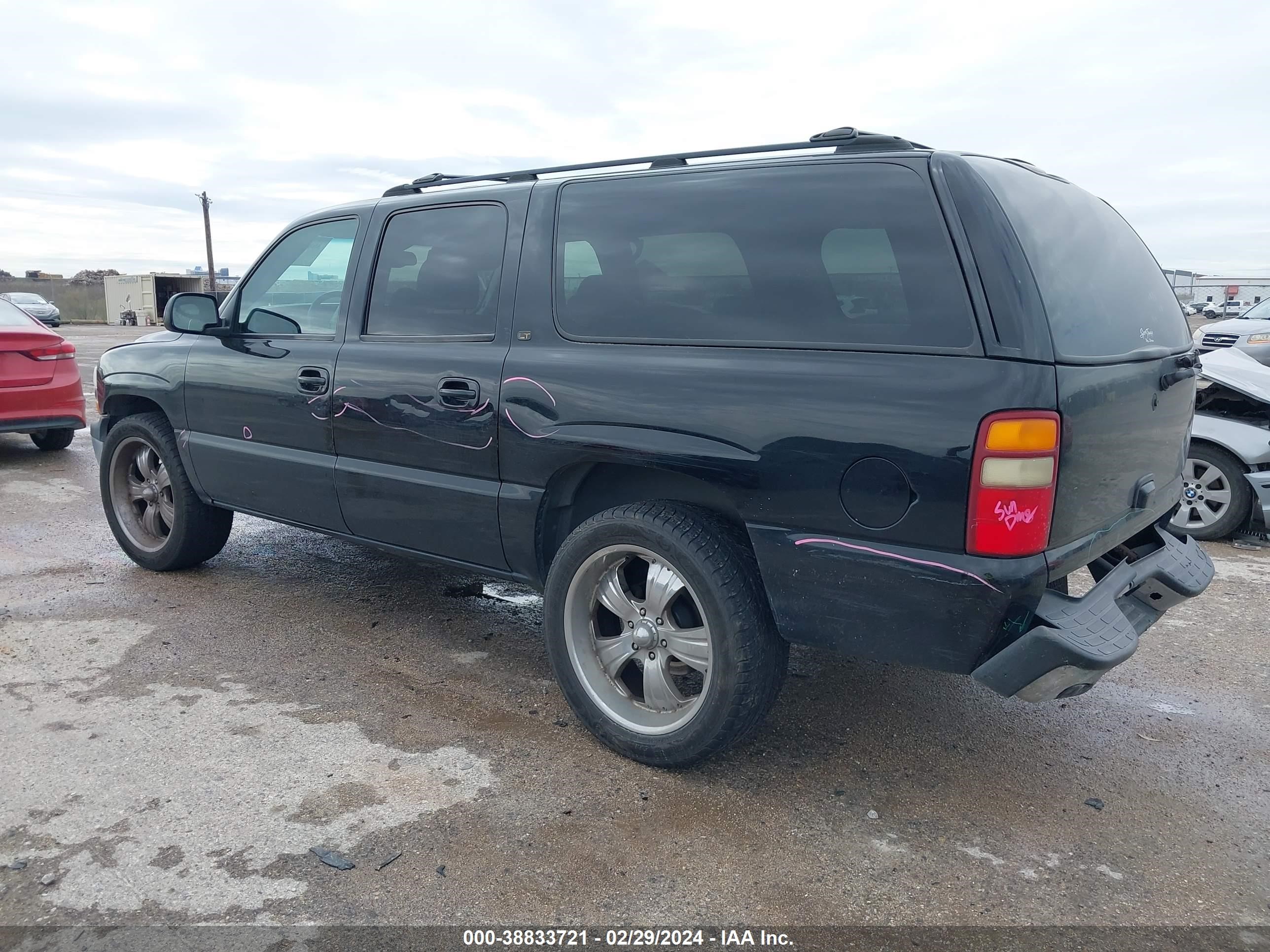 Photo 2 VIN: 3GNEC16T33G329349 - CHEVROLET SUBURBAN 