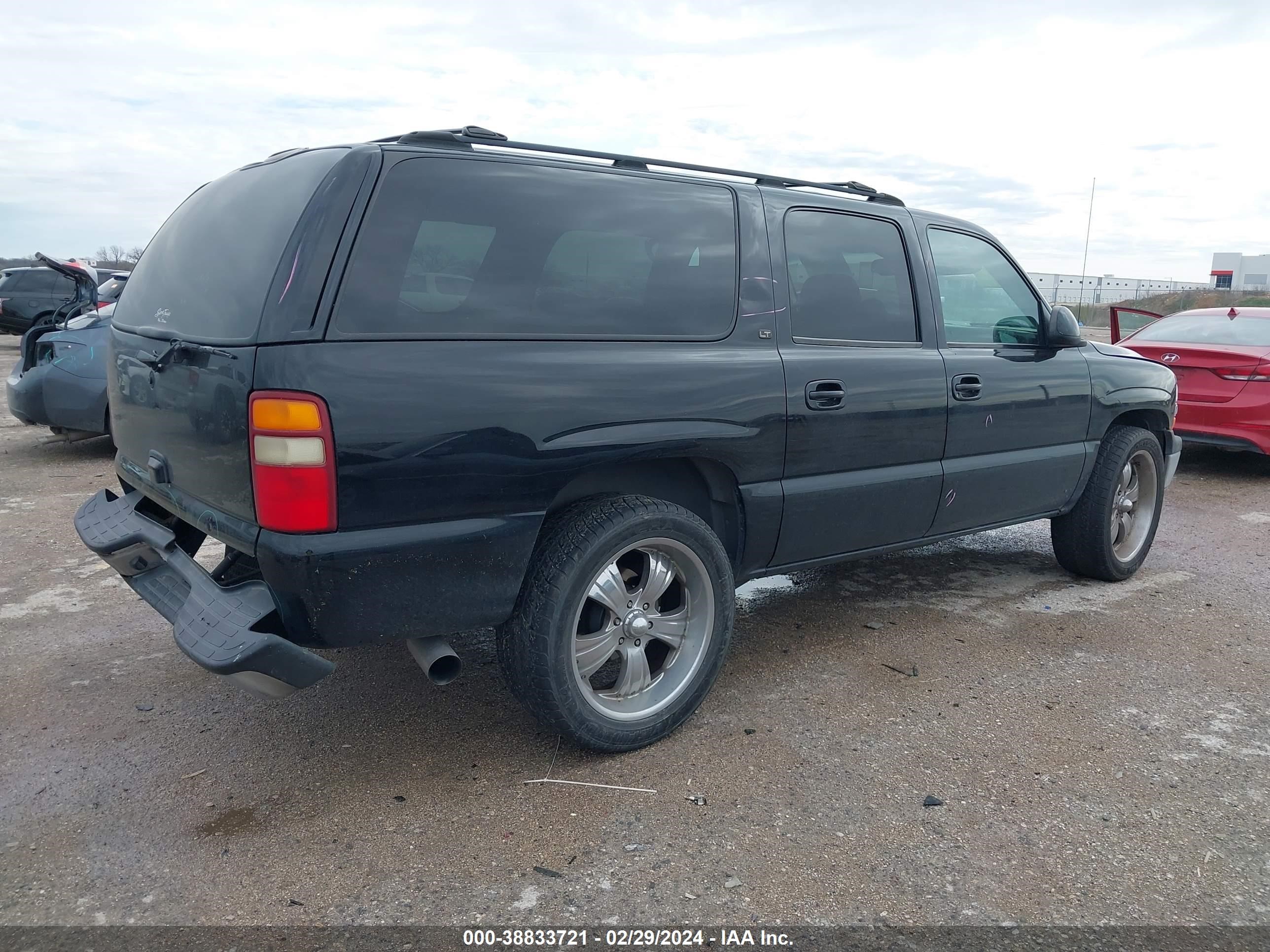 Photo 3 VIN: 3GNEC16T33G329349 - CHEVROLET SUBURBAN 