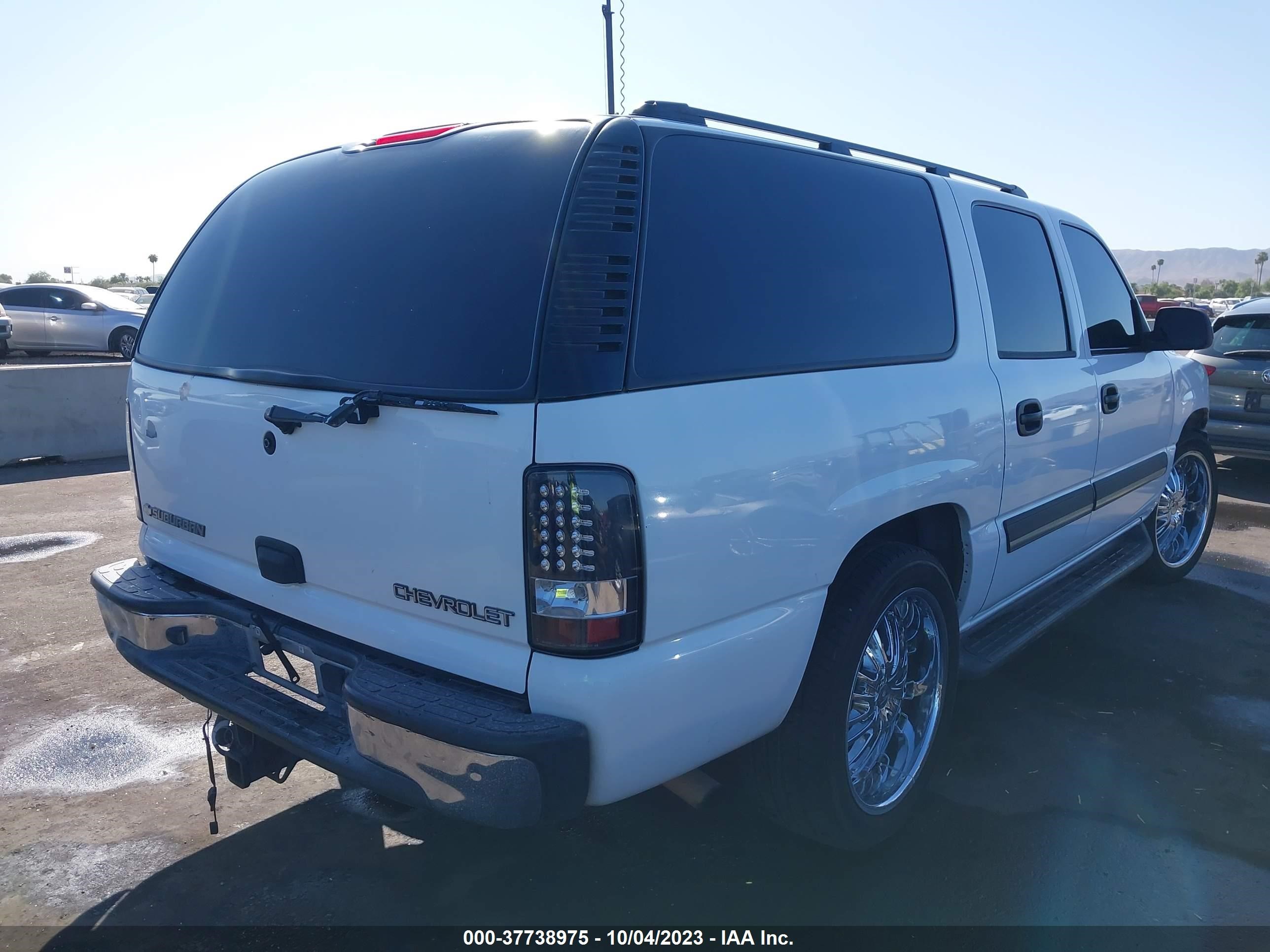 Photo 3 VIN: 3GNEC16T64G340413 - CHEVROLET SUBURBAN 