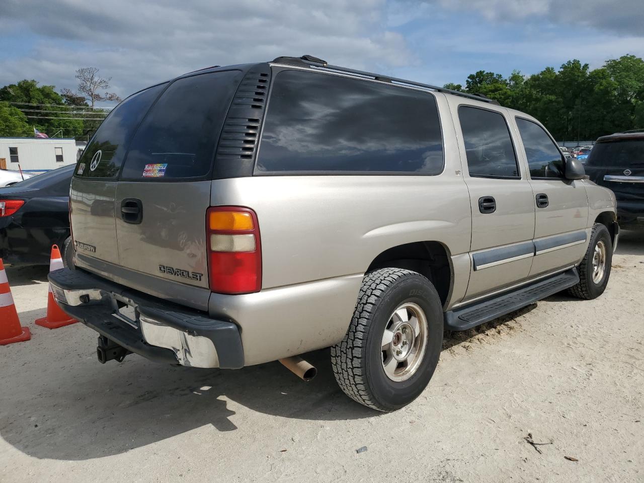 Photo 2 VIN: 3GNEC16Z62G329526 - CHEVROLET SUBURBAN 