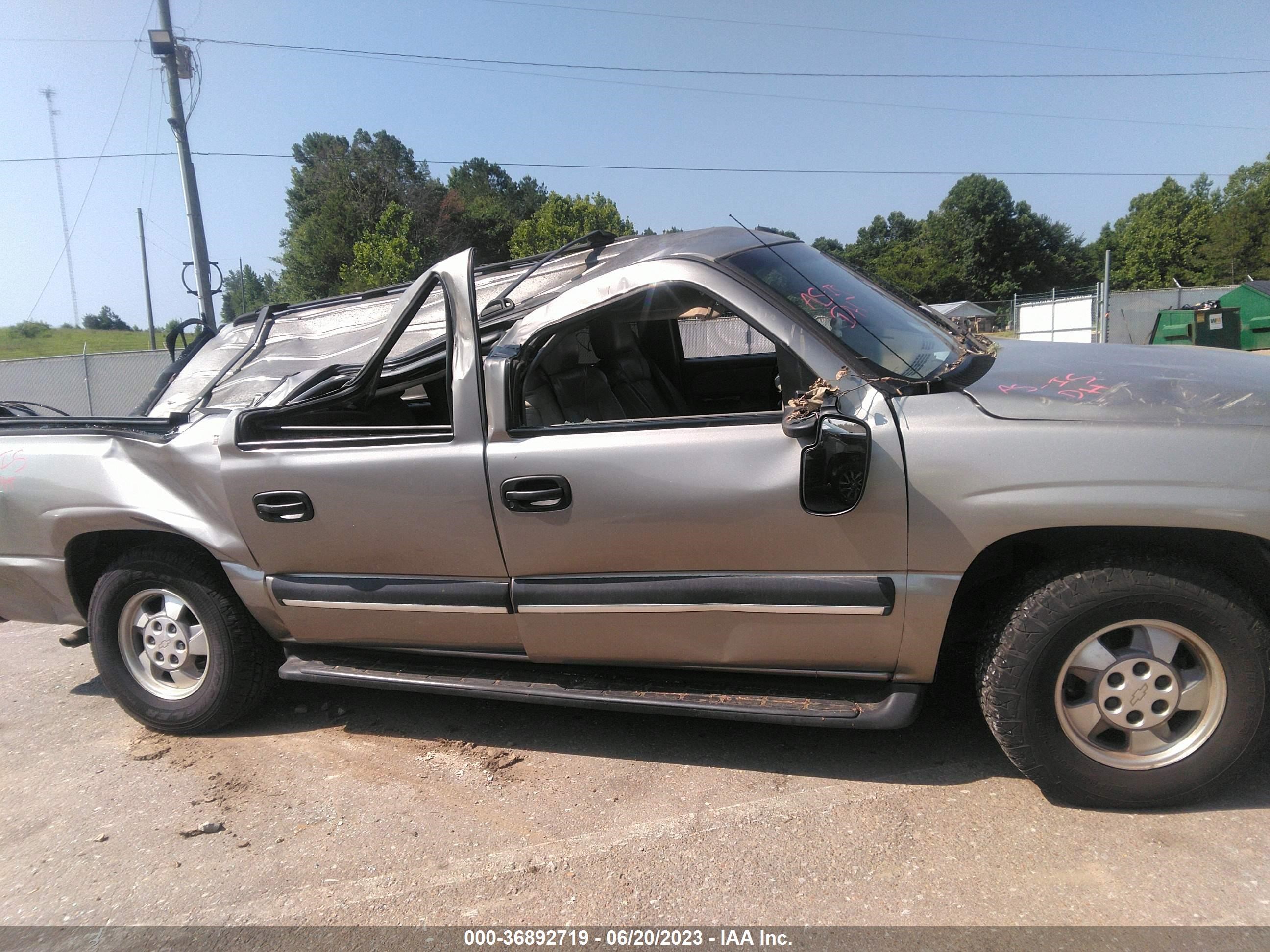 Photo 12 VIN: 3GNEC16ZX2G346765 - CHEVROLET SUBURBAN 