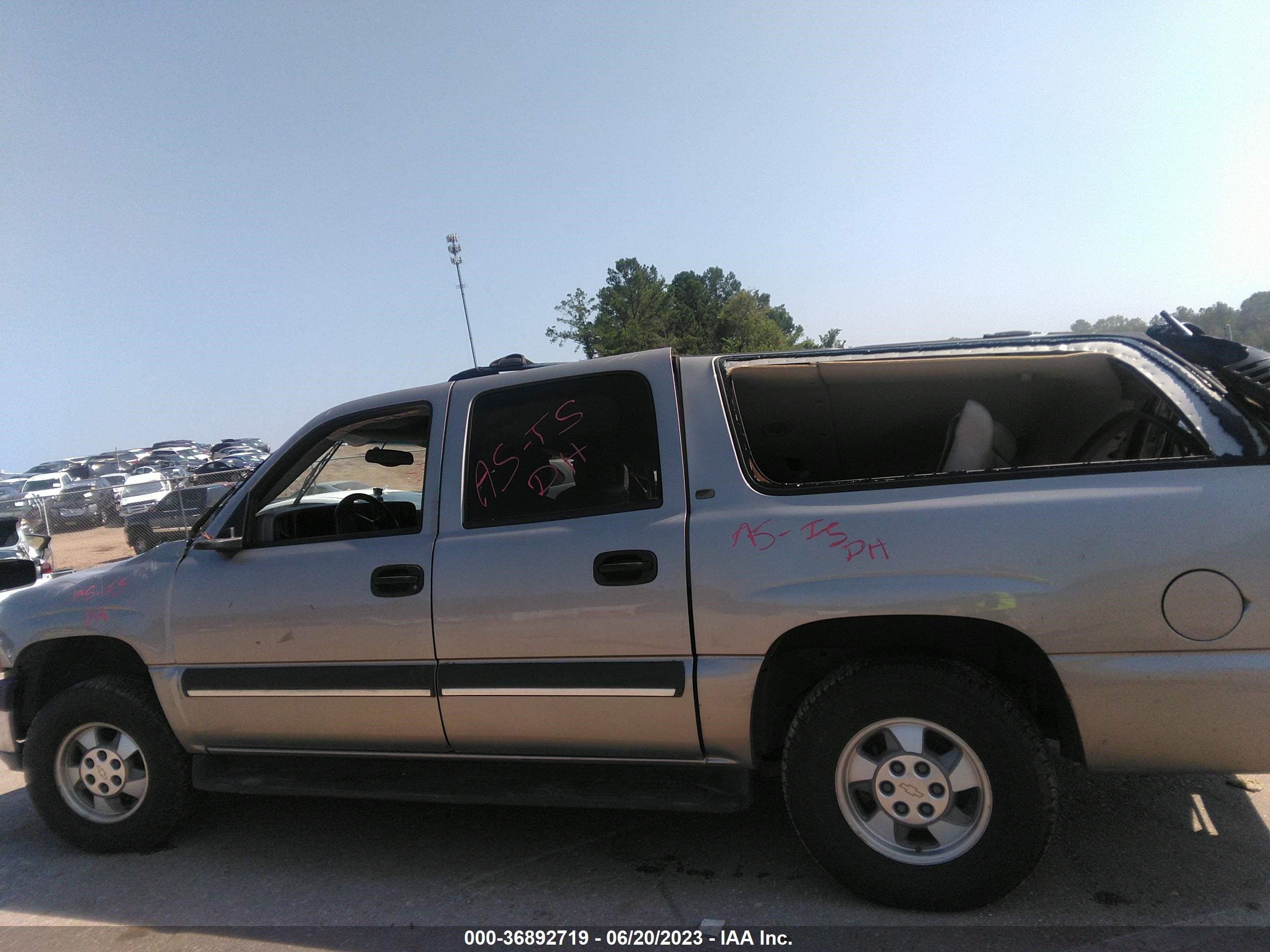 Photo 13 VIN: 3GNEC16ZX2G346765 - CHEVROLET SUBURBAN 