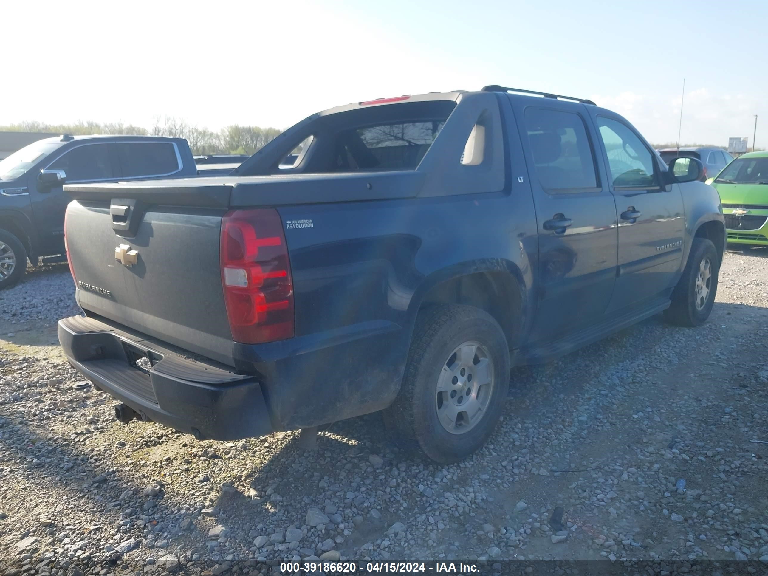 Photo 3 VIN: 3GNEK12327G104967 - CHEVROLET AVALANCHE 