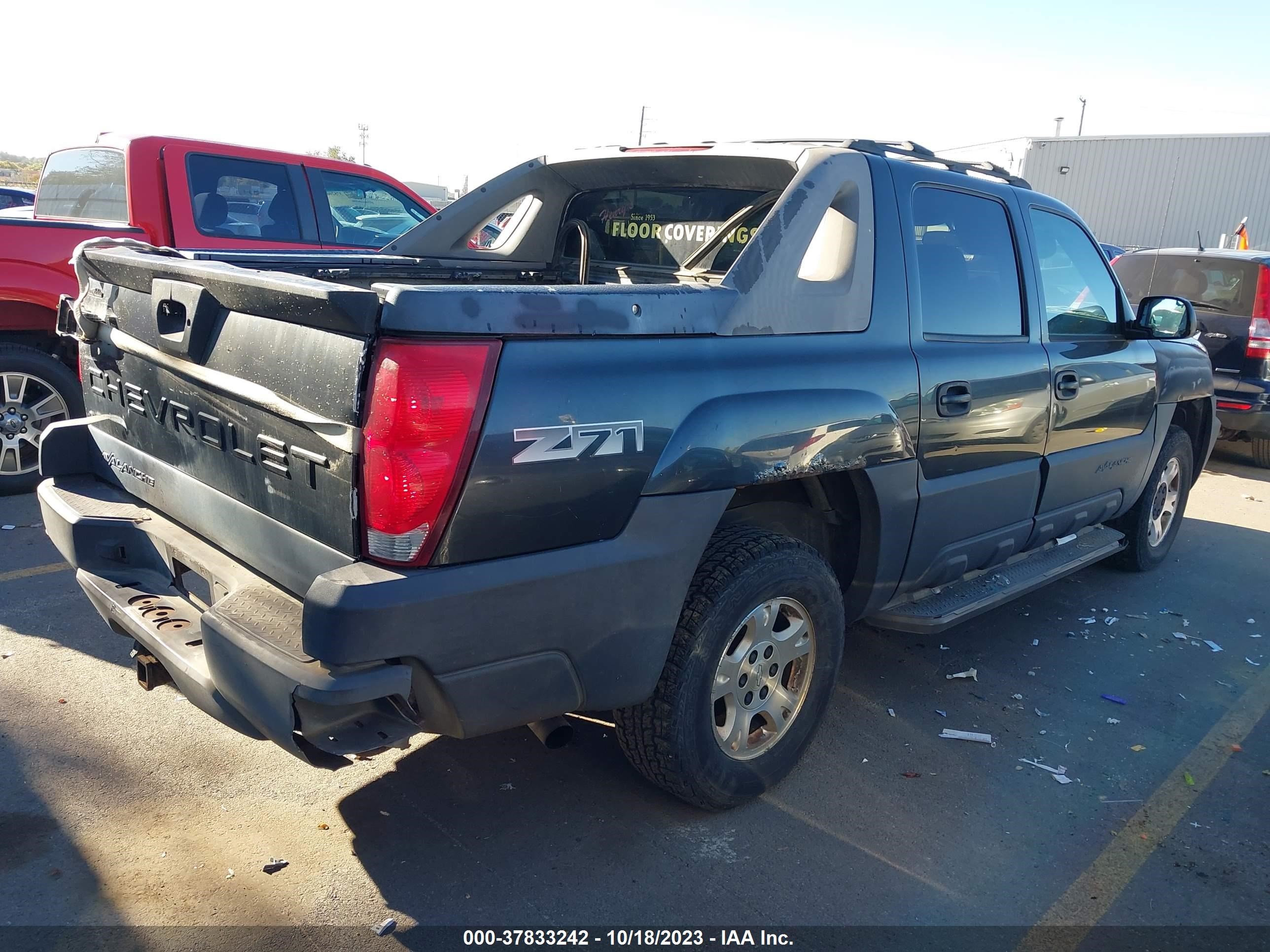 Photo 3 VIN: 3GNEK12Z15G239200 - CHEVROLET AVALANCHE 