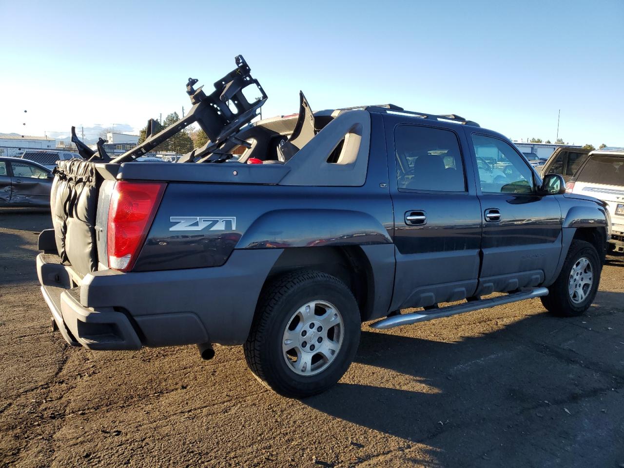 Photo 2 VIN: 3GNEK12Z16G153810 - CHEVROLET AVALANCHE 