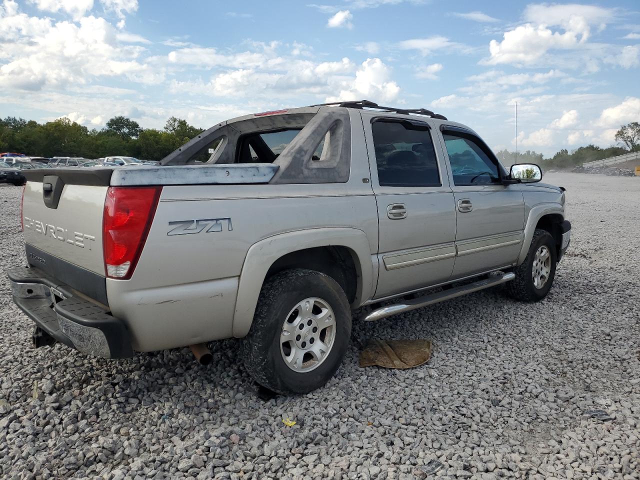 Photo 2 VIN: 3GNEK12Z25G173983 - CHEVROLET AVALANCHE 