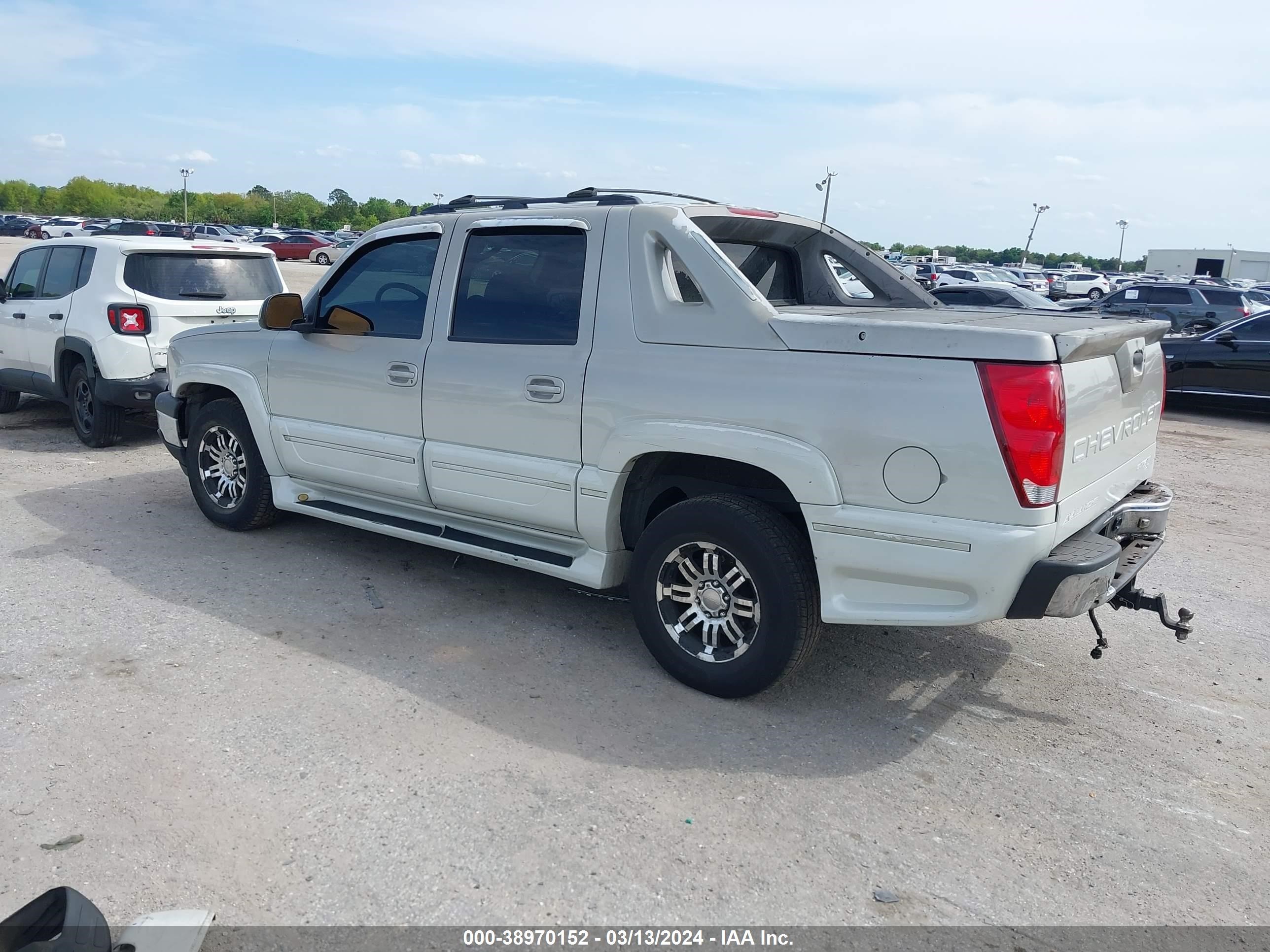 Photo 2 VIN: 3GNEK12Z46G226491 - CHEVROLET AVALANCHE 