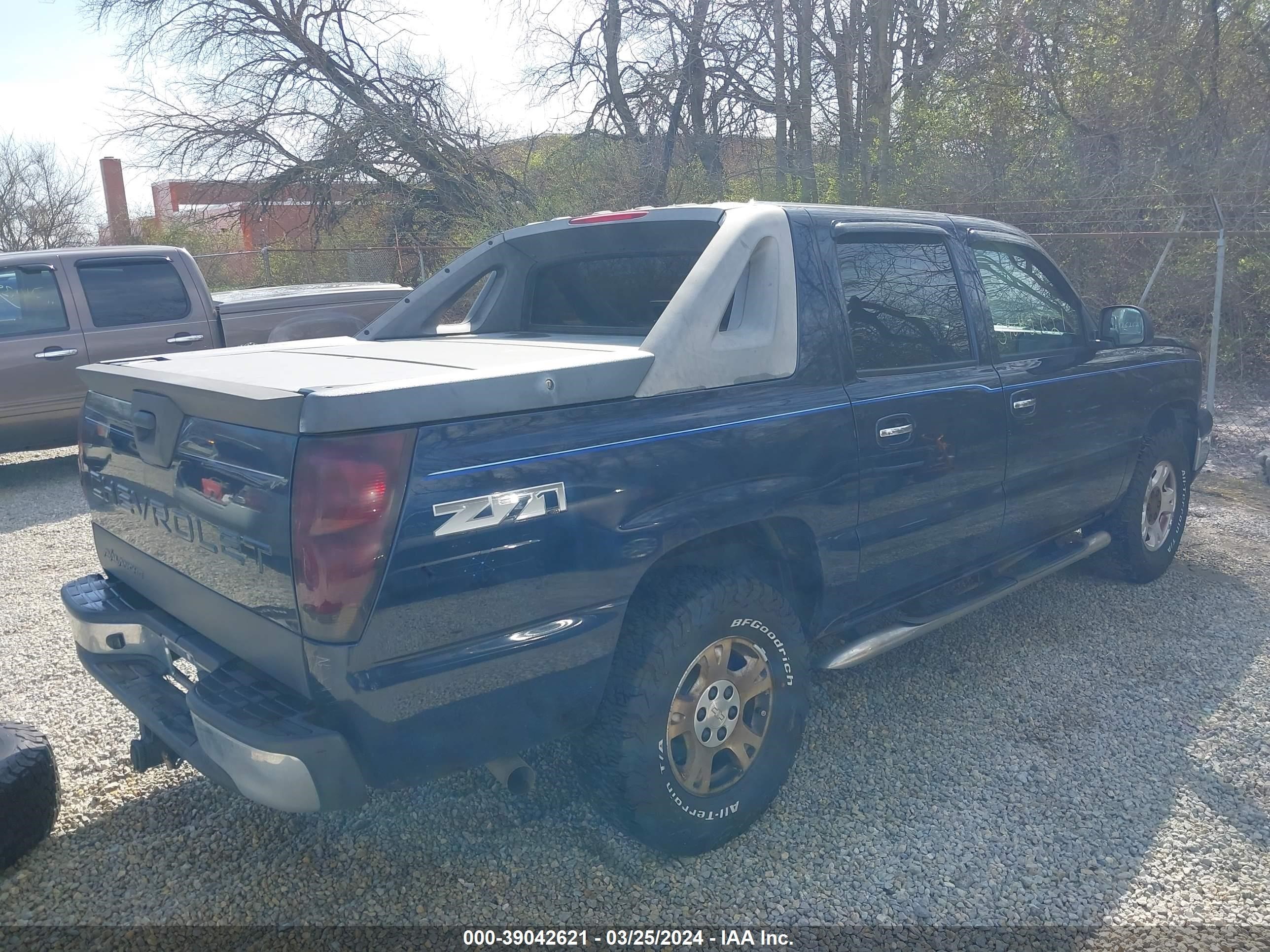 Photo 3 VIN: 3GNEK12Z65G137553 - CHEVROLET AVALANCHE 