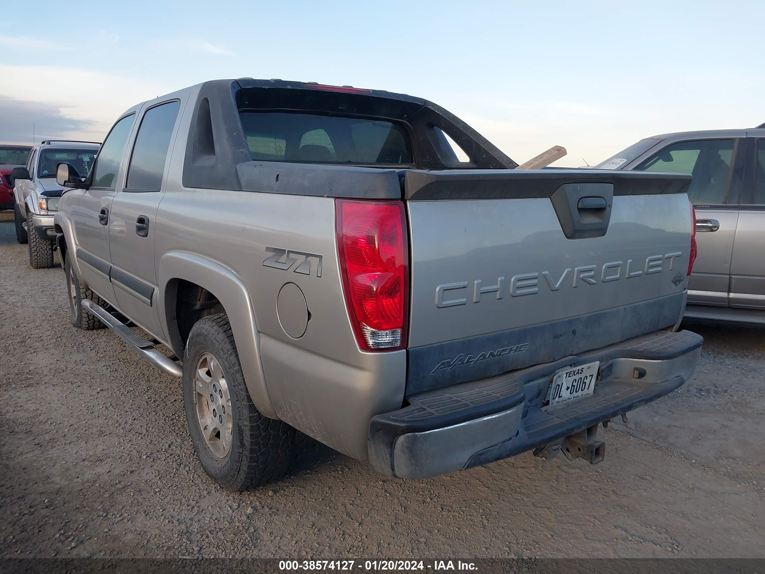 Photo 2 VIN: 3GNEK12Z75G105419 - CHEVROLET AVALANCHE 